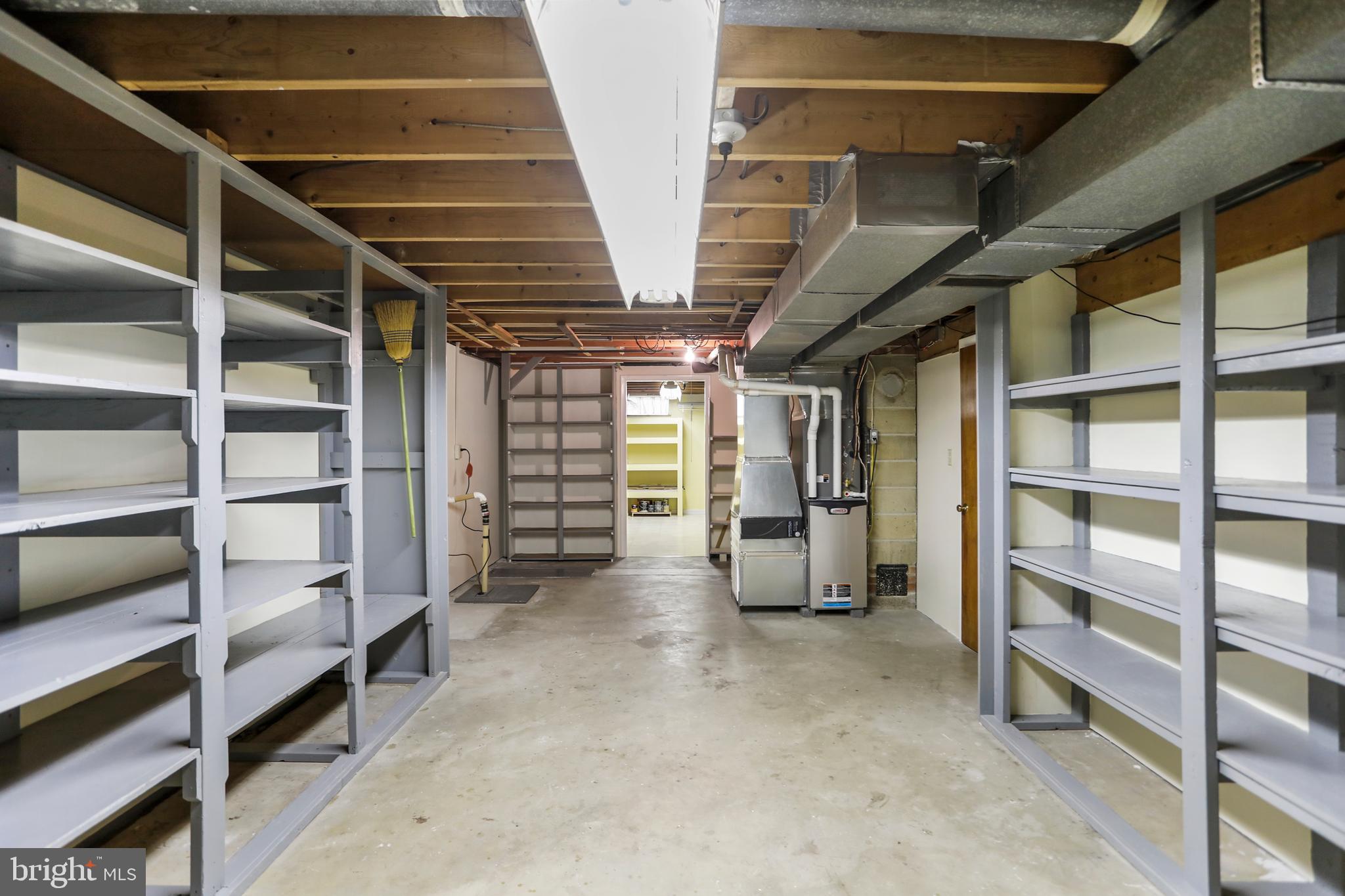 LUDWICK AIRPORT - Residential