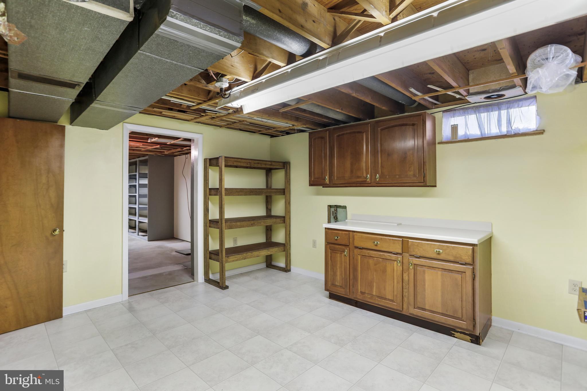 LUDWICK AIRPORT - Residential