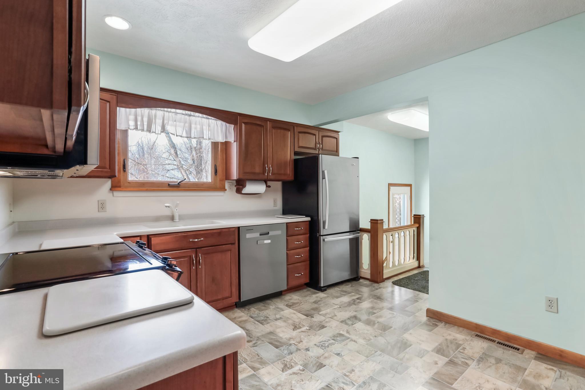 LUDWICK AIRPORT - Residential