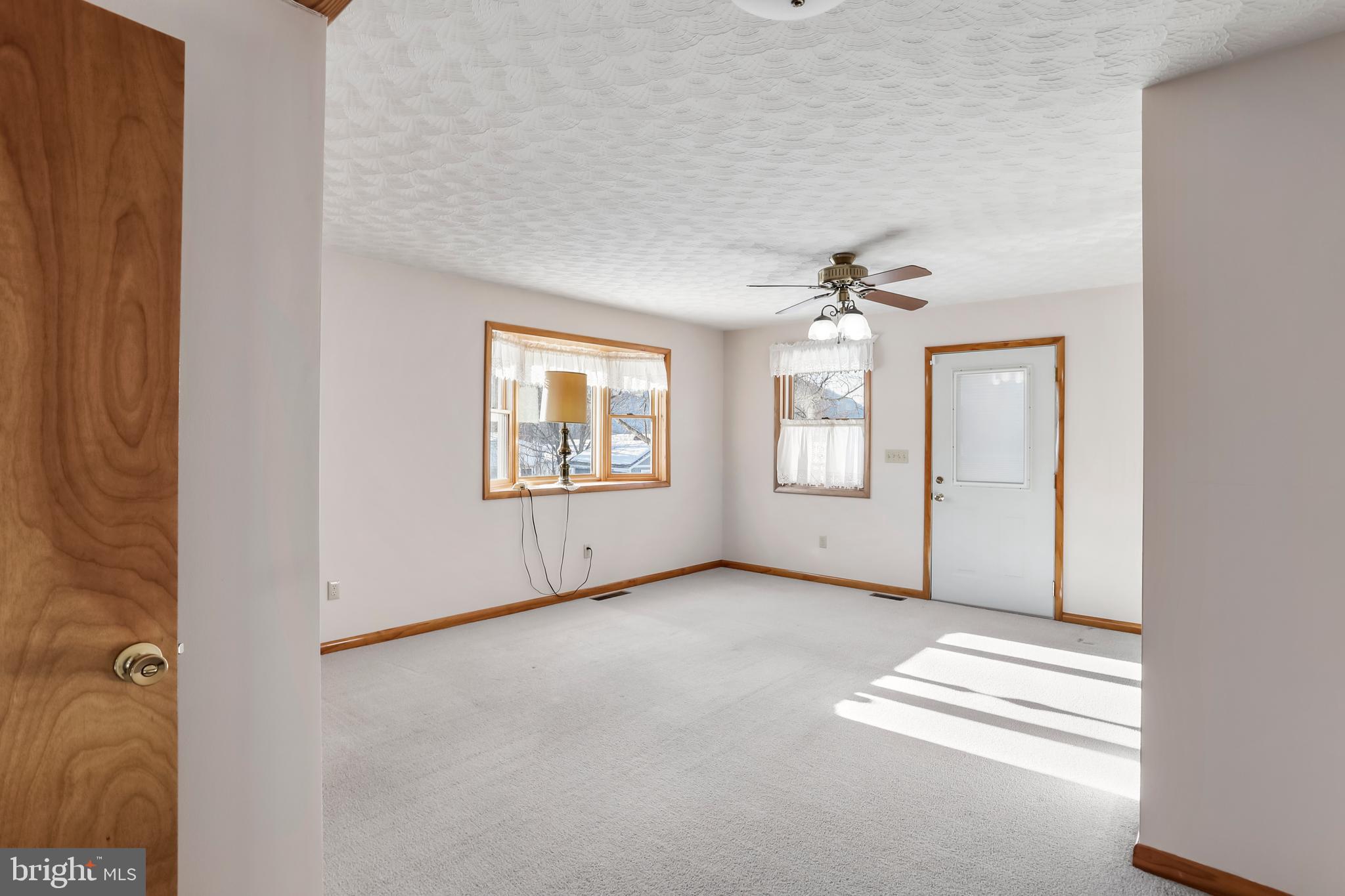 LUDWICK AIRPORT - Residential