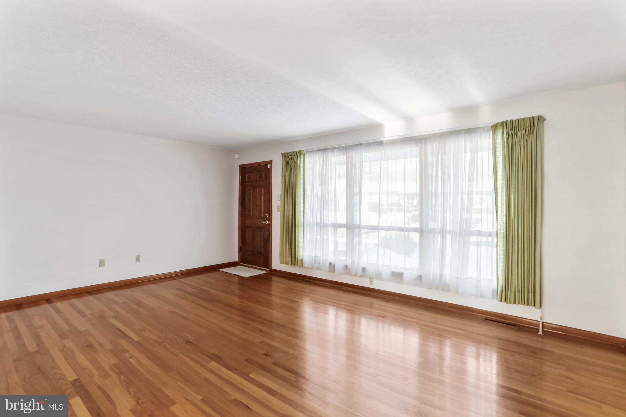 LUDWICK AIRPORT - Residential