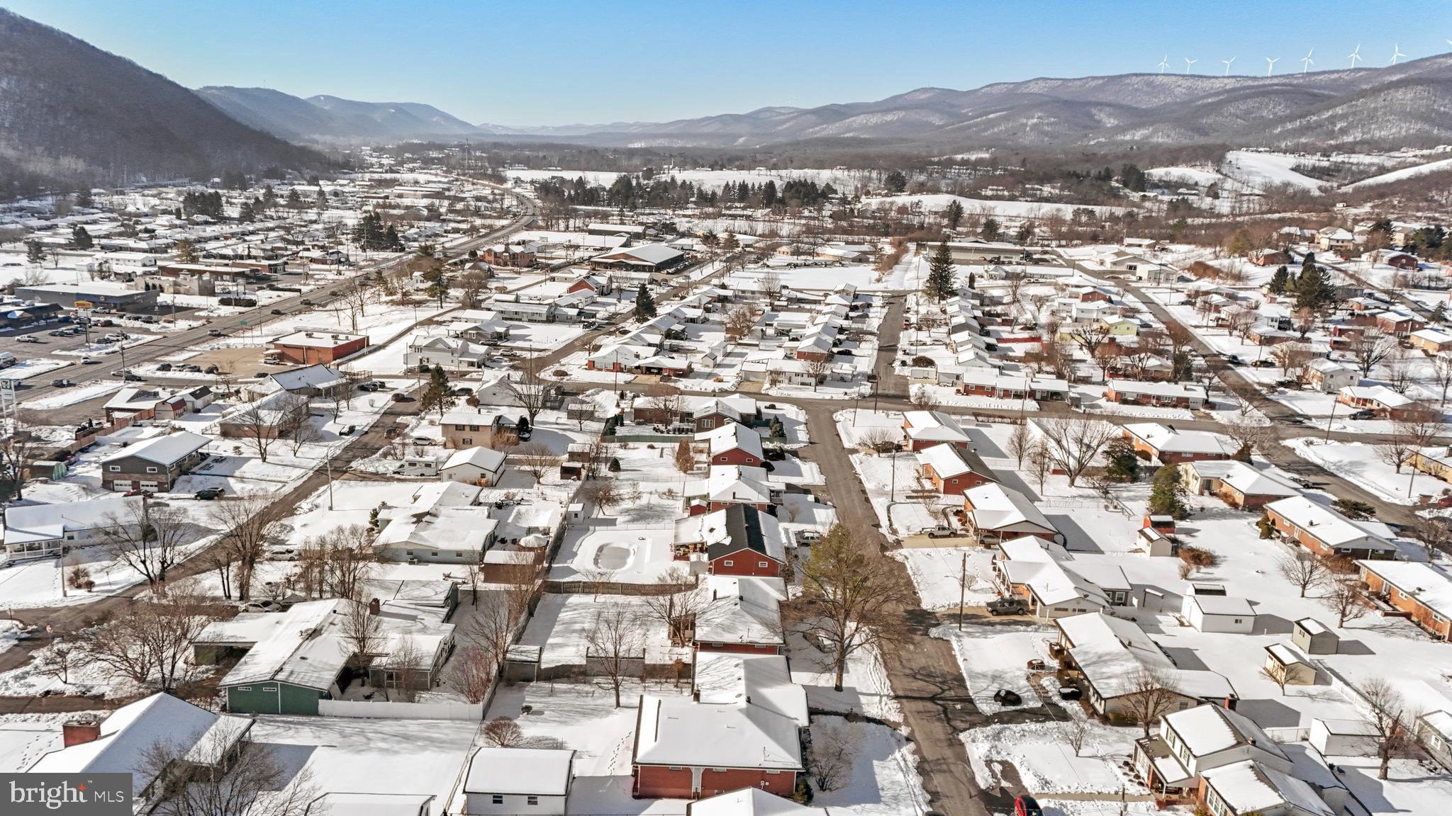 LUDWICK AIRPORT - Residential