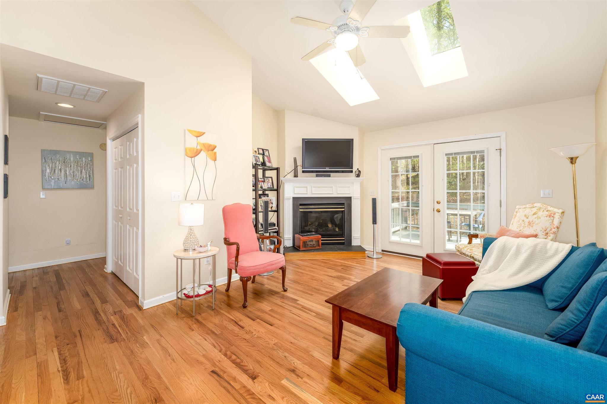 LAKE MONTICELLO - Residential