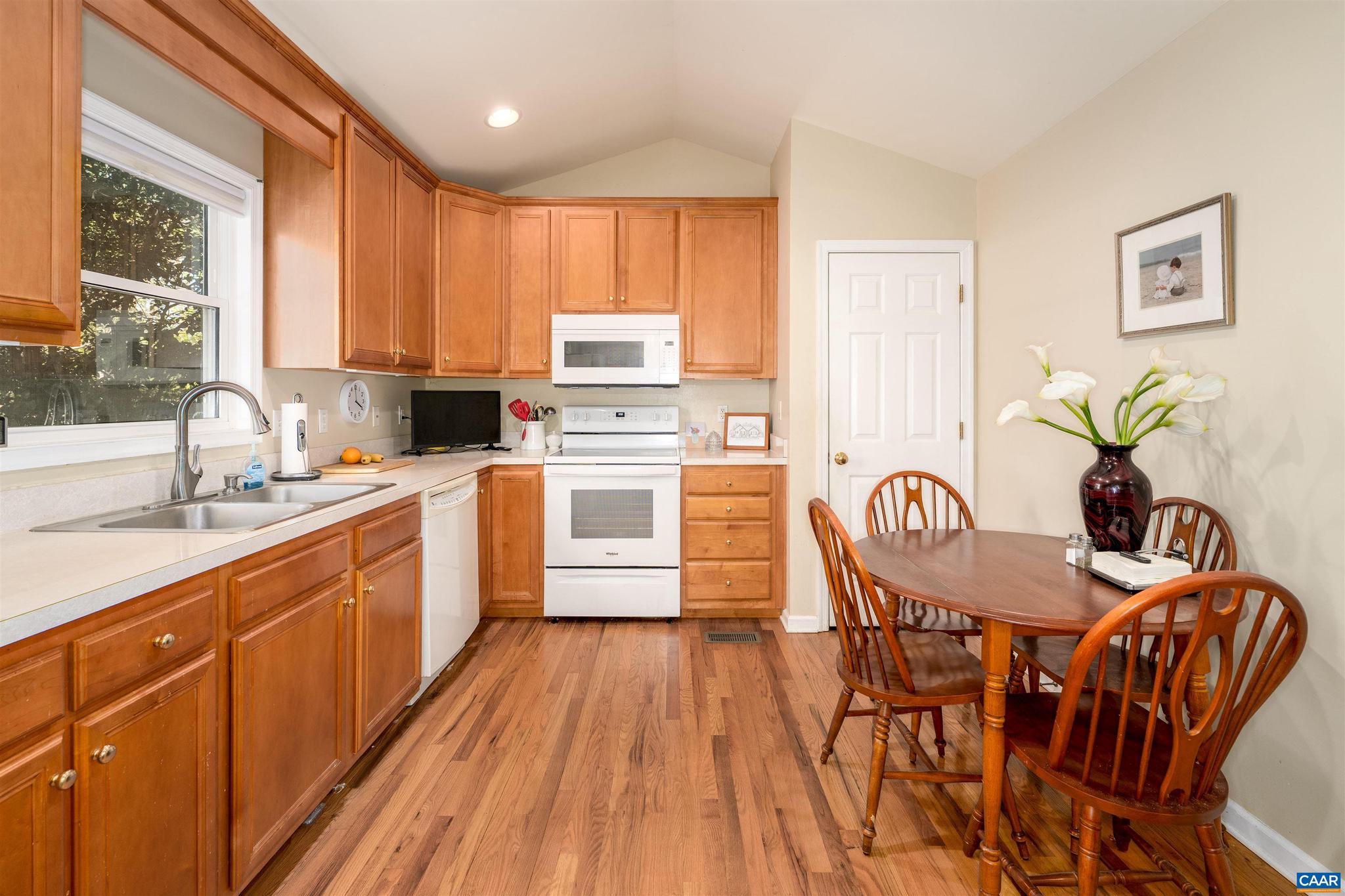 LAKE MONTICELLO - Residential