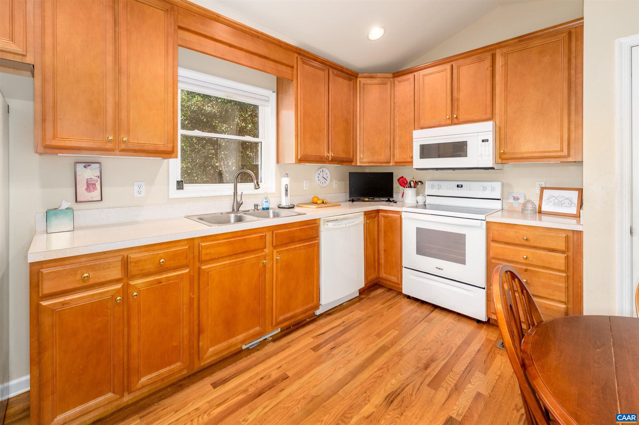 LAKE MONTICELLO - Residential