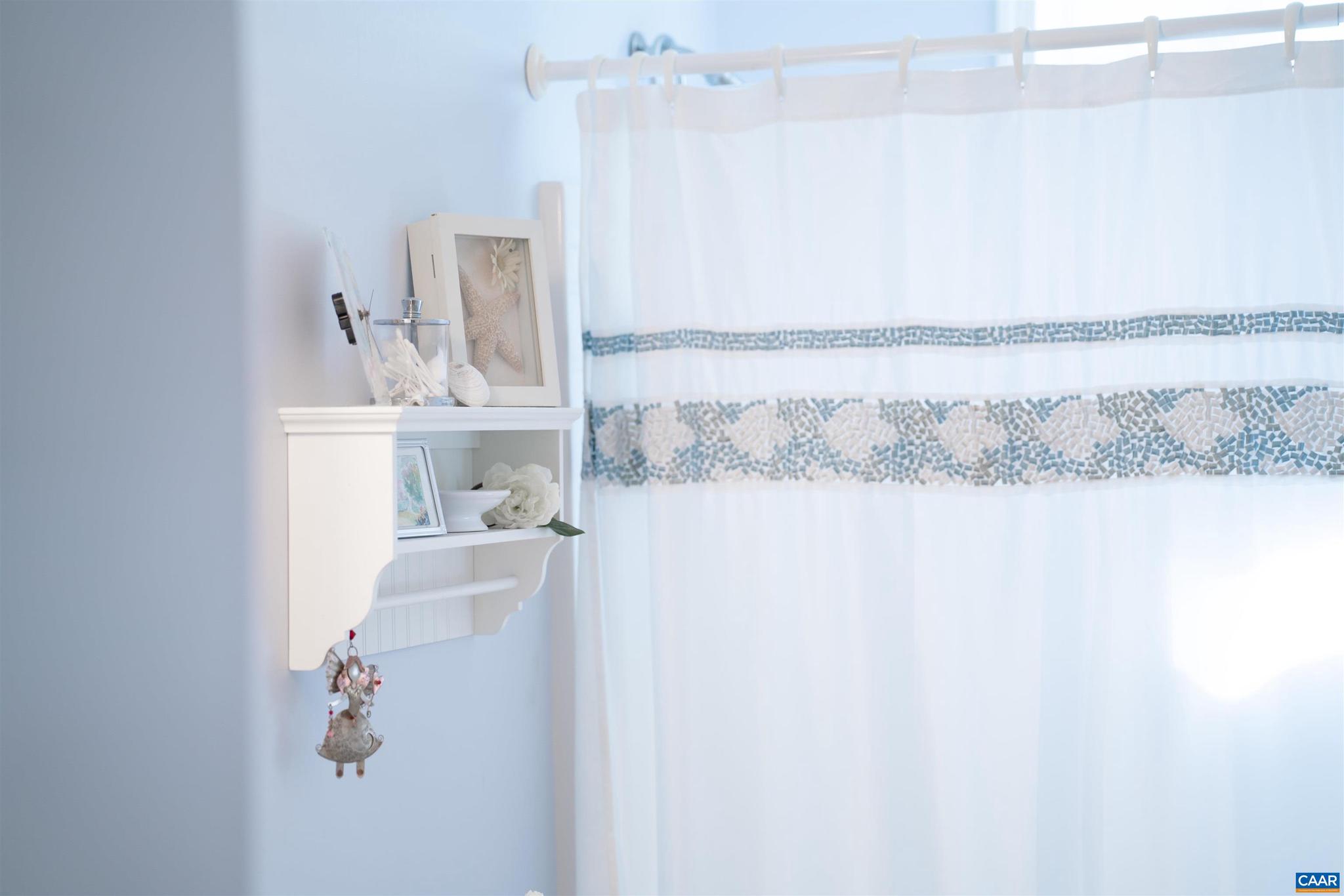 LAKE MONTICELLO - Residential