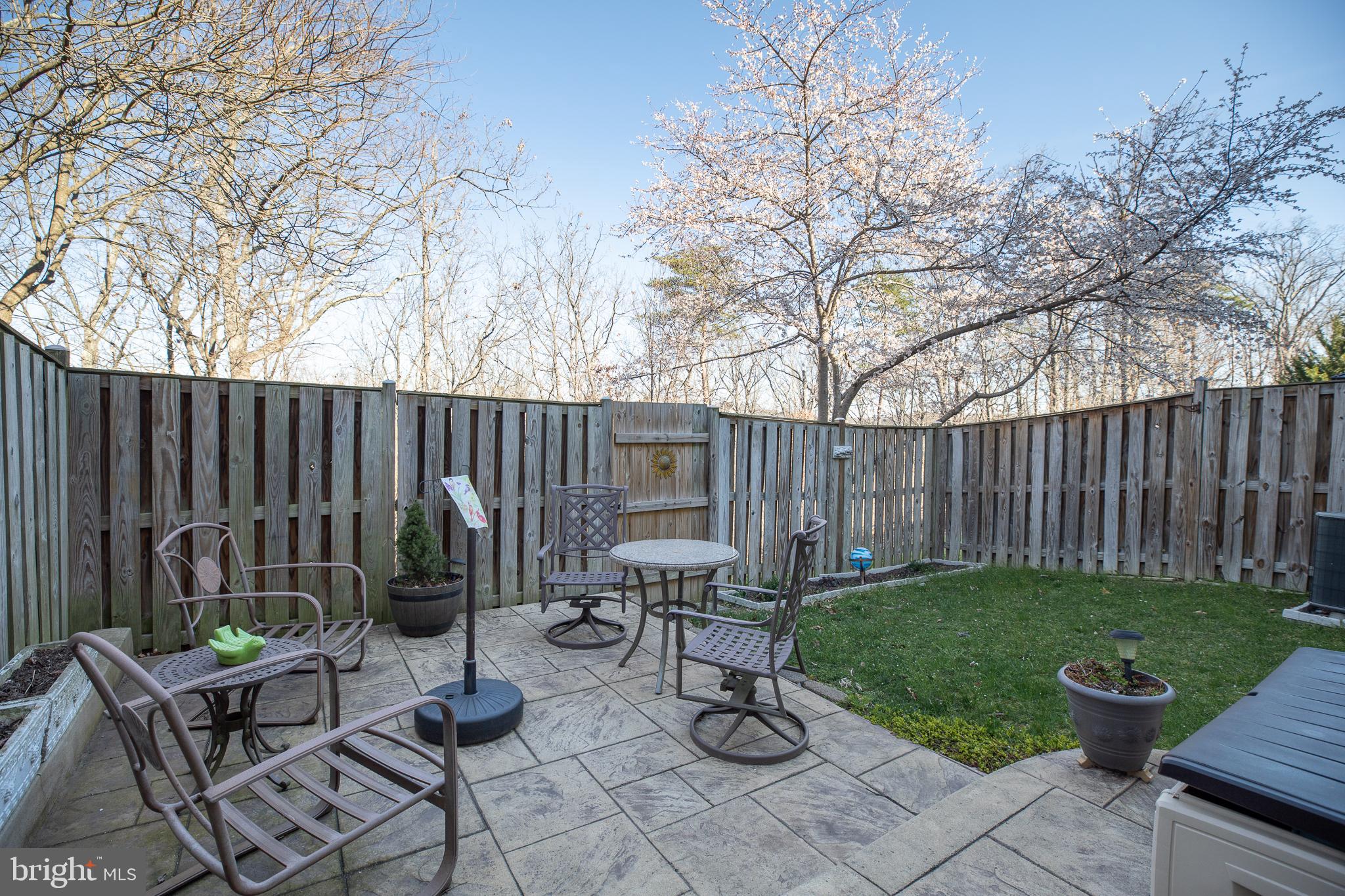 WAKELAND MANOR - Residential Lease