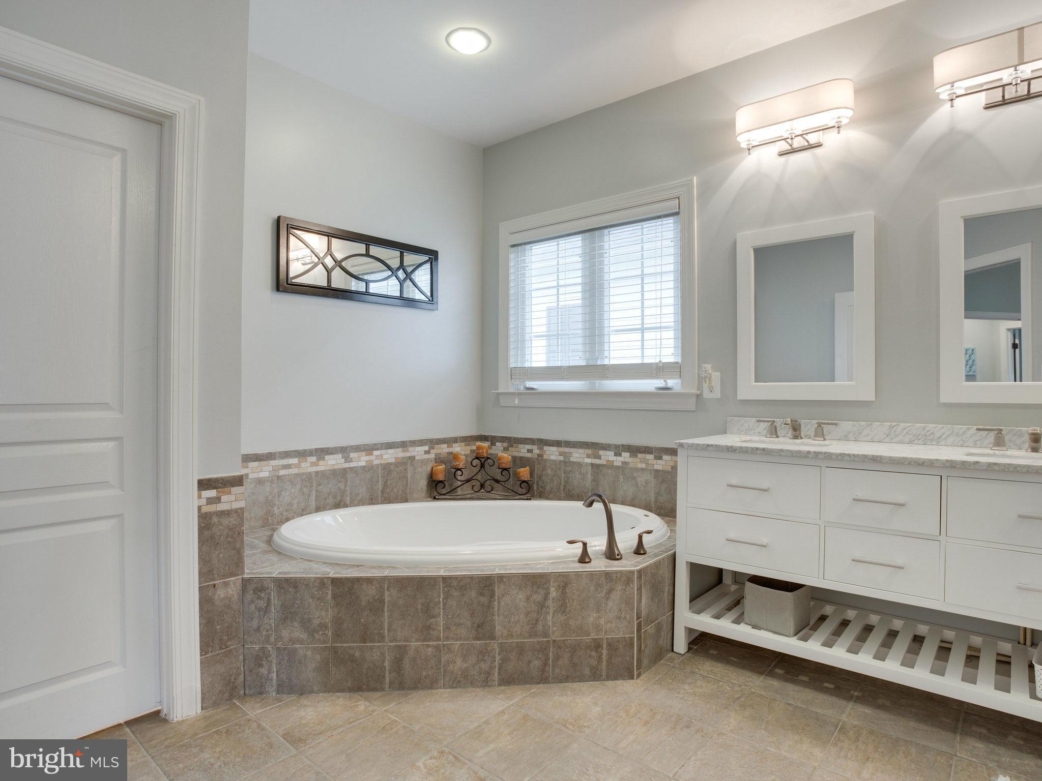 GIBSONS GRANT - Residential