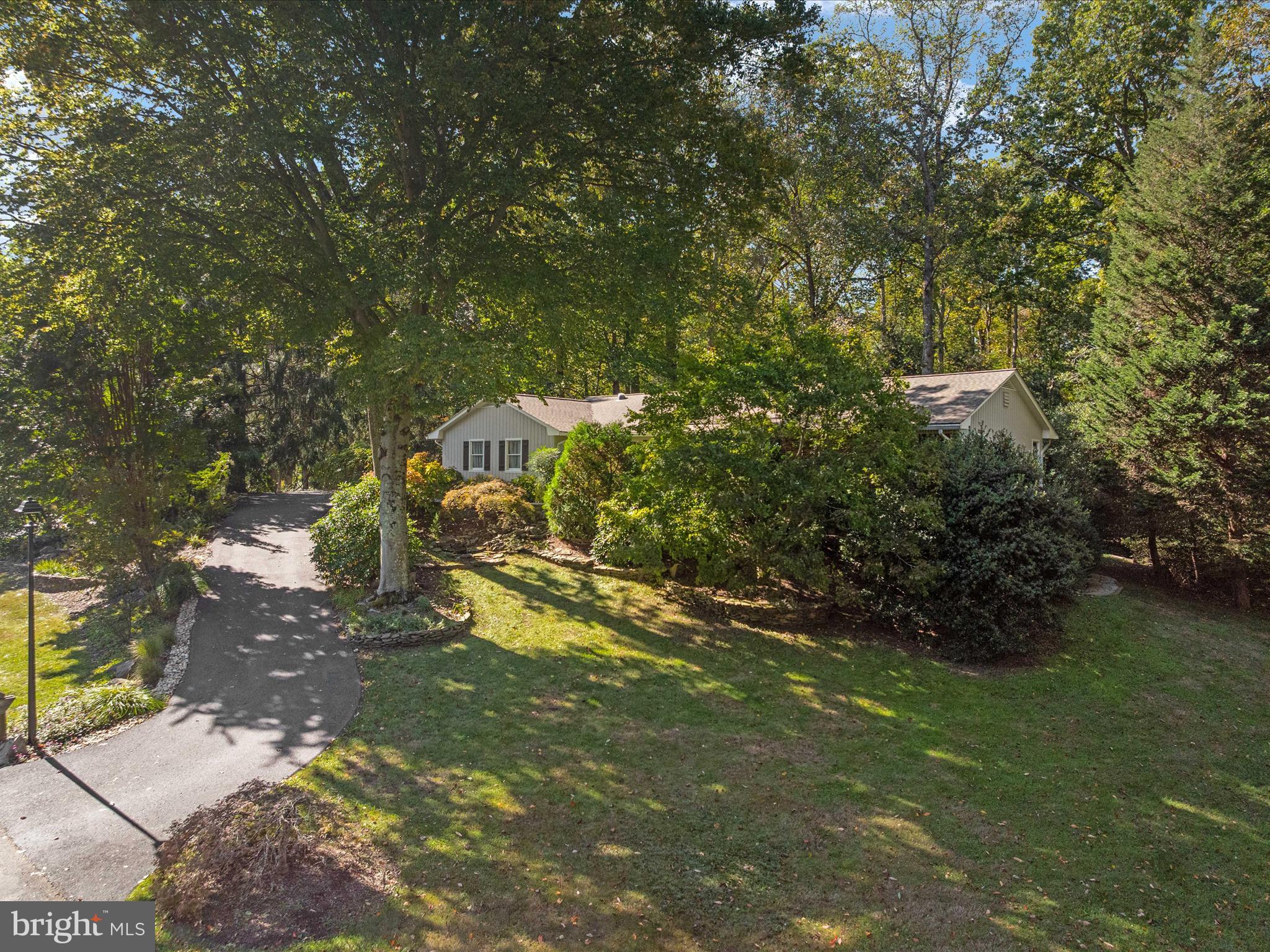 1676 SAINT ALBANS SQUARE