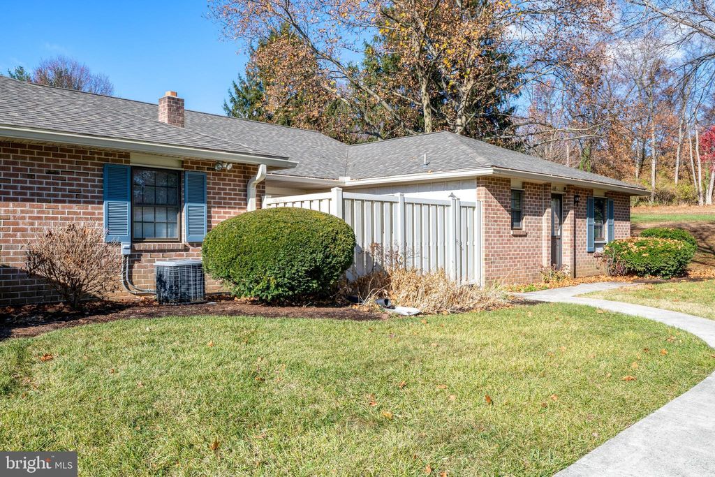 Photo of 165 Valleybrook Drive, LANCASTER, PA 17601 (MLS # PALA2061168)