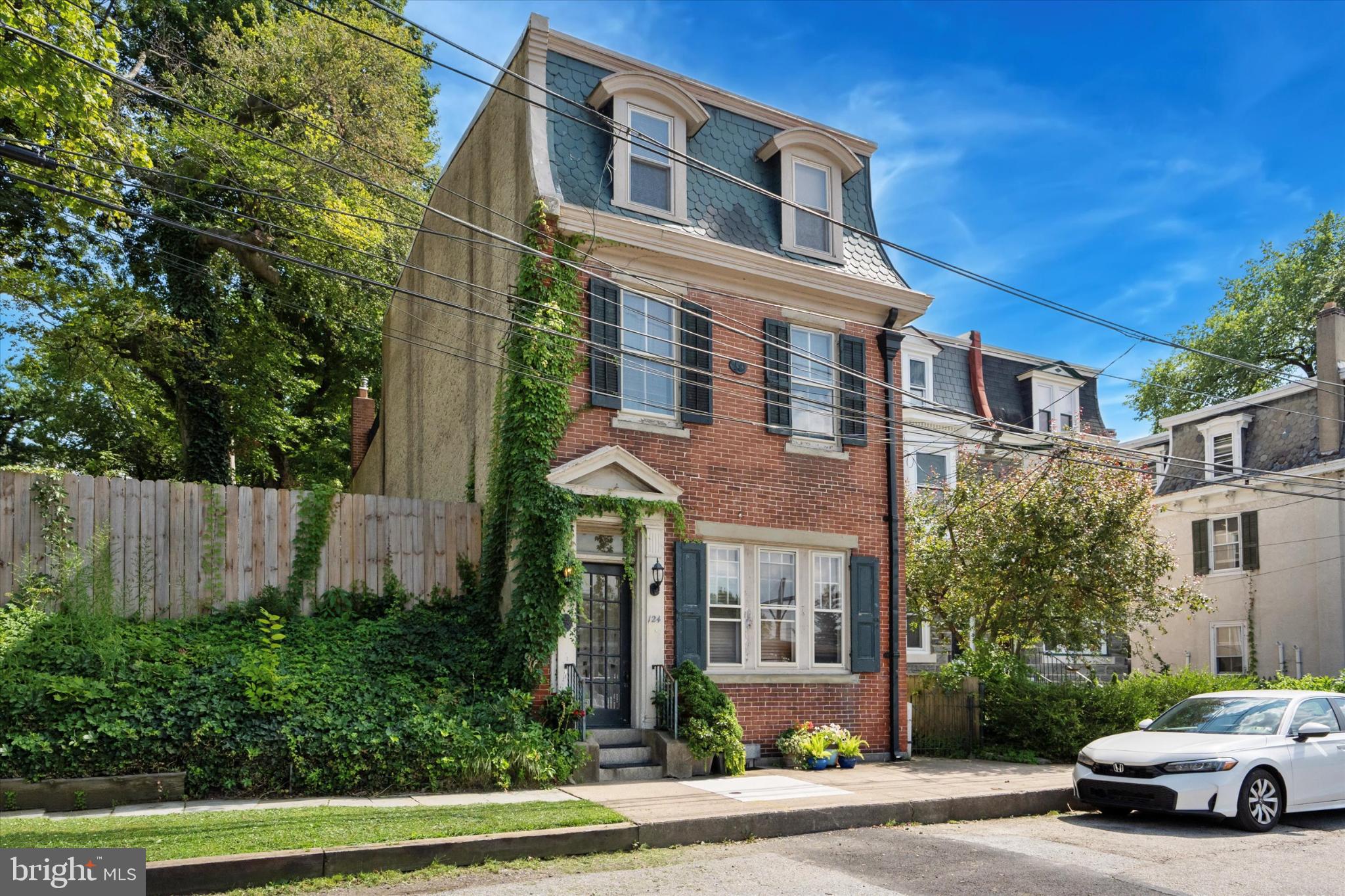 124 E CHESTNUT HILL AVENUE
