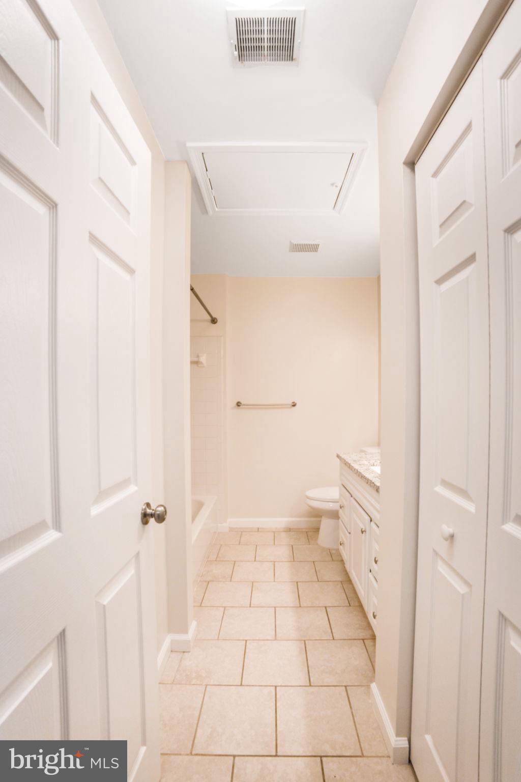 SOUTH RIDING - Residential Lease