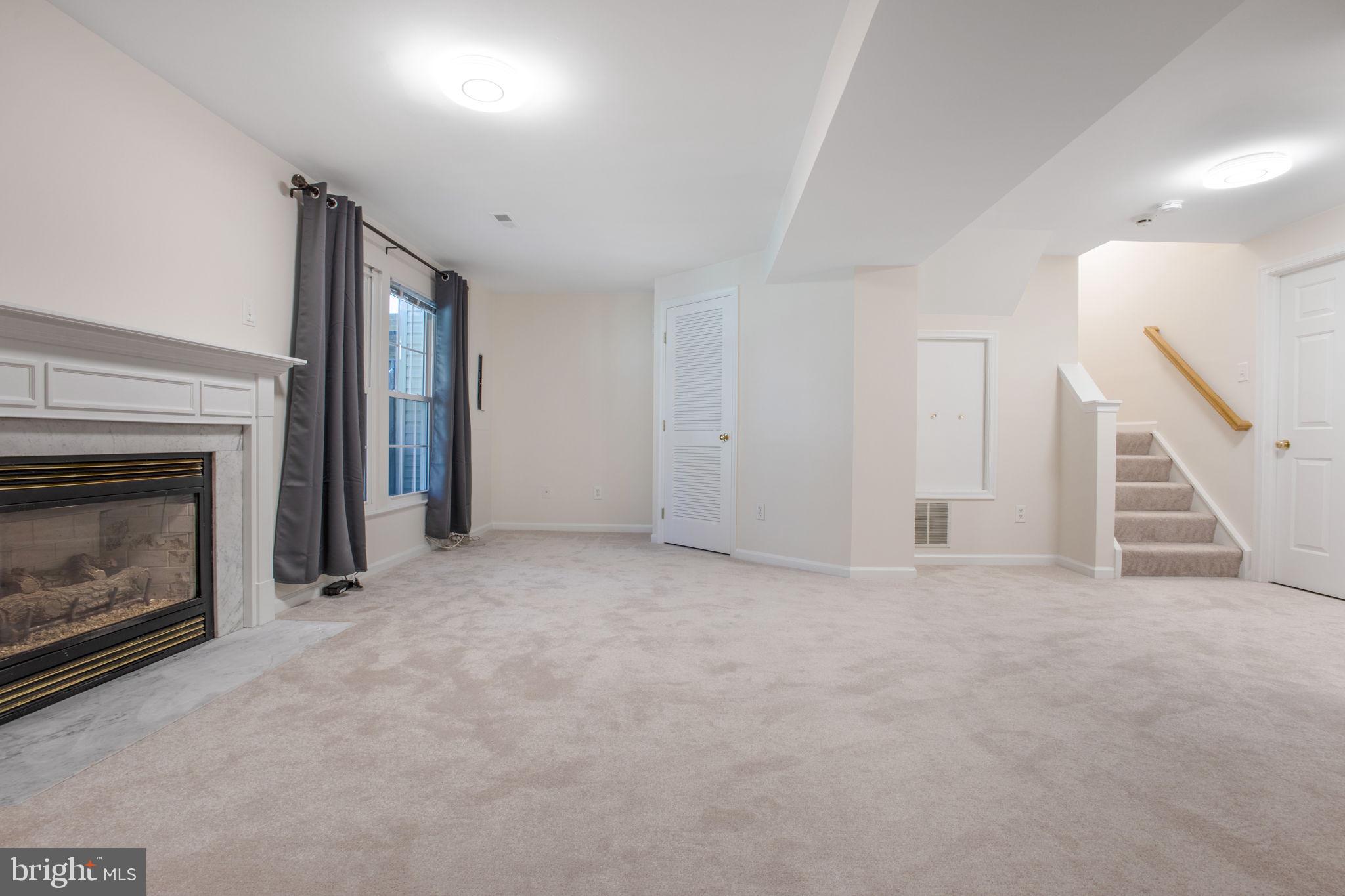 SOUTH RIDING - Residential Lease