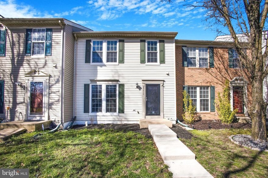 ****SHOWS LIKE A MODEL !!! ****MIN. 2 YEARS LEASE TERM ***APPROX. 1,960 FINISHED LIVING SPACE *** UPDATED  MAPLE  KITCHEN CABINET/UPDATED GRANITE COUNTER TOPS /UPDATED KITCHEN STAINLESS STEEL APPLIANCES ***UPDATED  LVP FLOOR  ON MAIN LEVEL *** NEW PAINT *** NEW LIGHT FIXTURES (FOYER/LIVING ROOM /DINING ROOM,/KITCHEN/ALL BEDROOMS/ BASEMENT FAMILY ROOM /UTILITY ROOM/ EXTERIOR DECK LIGHT AND PATIO LIGHT ) *** UPDATED LIGHT FIXTURES IN BATHROOMS ***LARGE DECK *** BASEMENT (DEN + FAMILY ROOM + UTILITY ROOM + FULL BATHROOM + FIREPLACE ) *** 2 ASSIGNED PARKING SPACES(59 & 59) *** MASTER BATHROOM(DOUBLE VANITIES/SOAKING BATHTUB/ SEP. SHOWER) ***NEW CARPET (STAIRS/BEDROOMS/BASEMENT) *** NEW CURTAIN RODS AND  NEW BLINDS AND FABRIC WINDOW TREATMENTS) ***NEW FLOORS IN MASTER BATHROOM *** LIVING ROOM NEW BLIND COMING SOON! ***LISTING AGENT IS RELATIVE WITH THE LANDLORD ***LANDLORD IS LOOKING FOR GOOD CREDIT,GOOD INCOME,GOOD RENTAL HISTORY APPLICANT ***