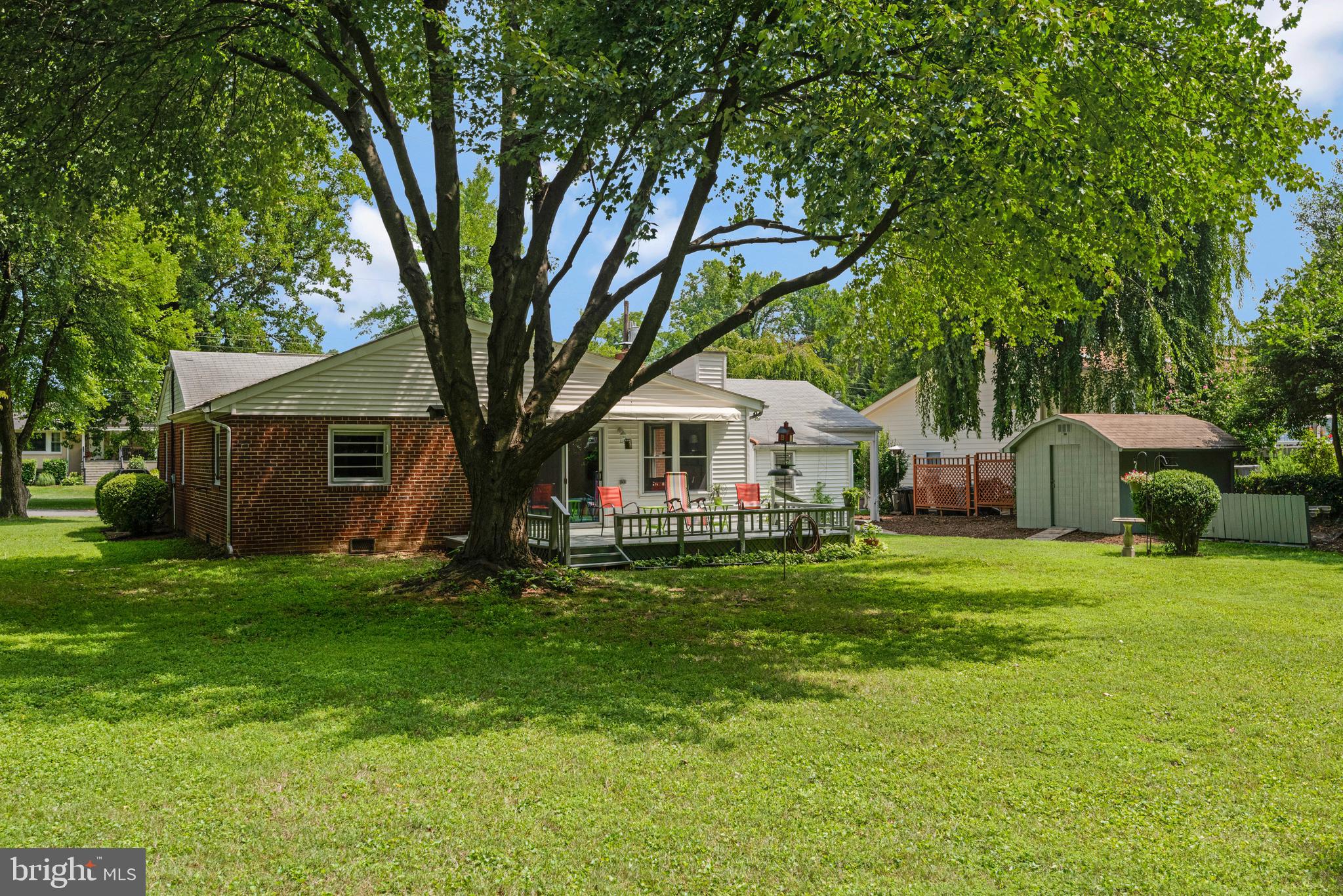 FAIRFAX ACRES - Residential