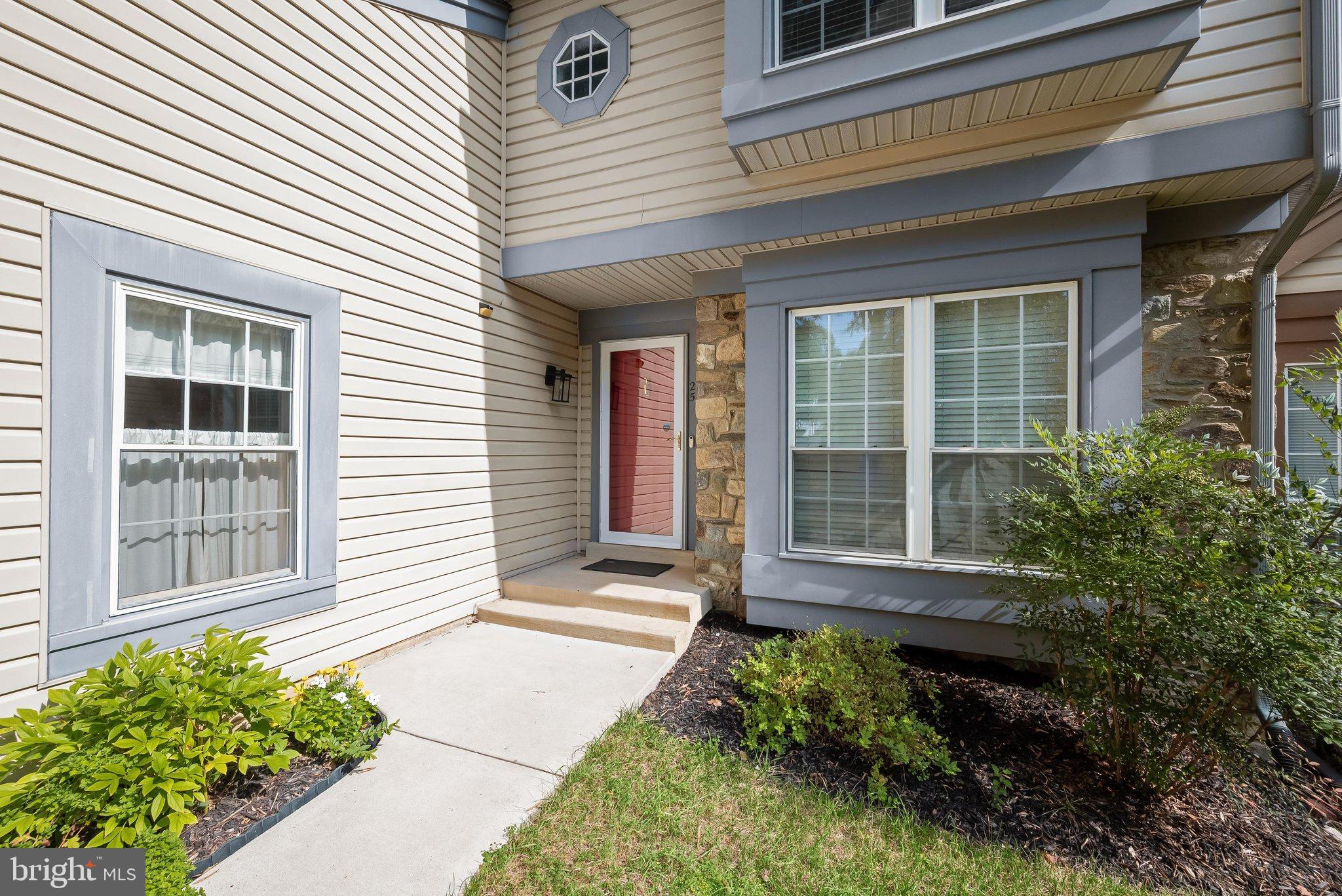 25 TIVOLI LAKE COURT