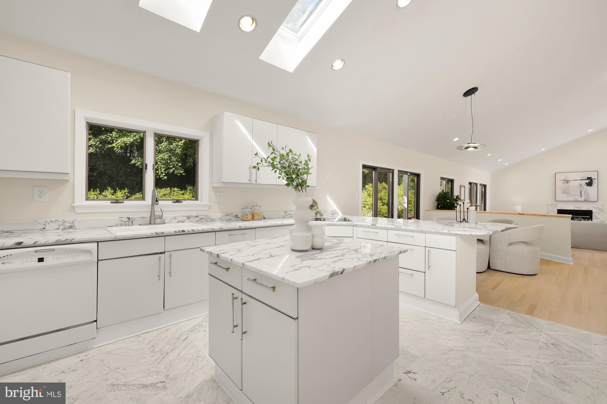 ALTA VISTA TERRACE - Residential