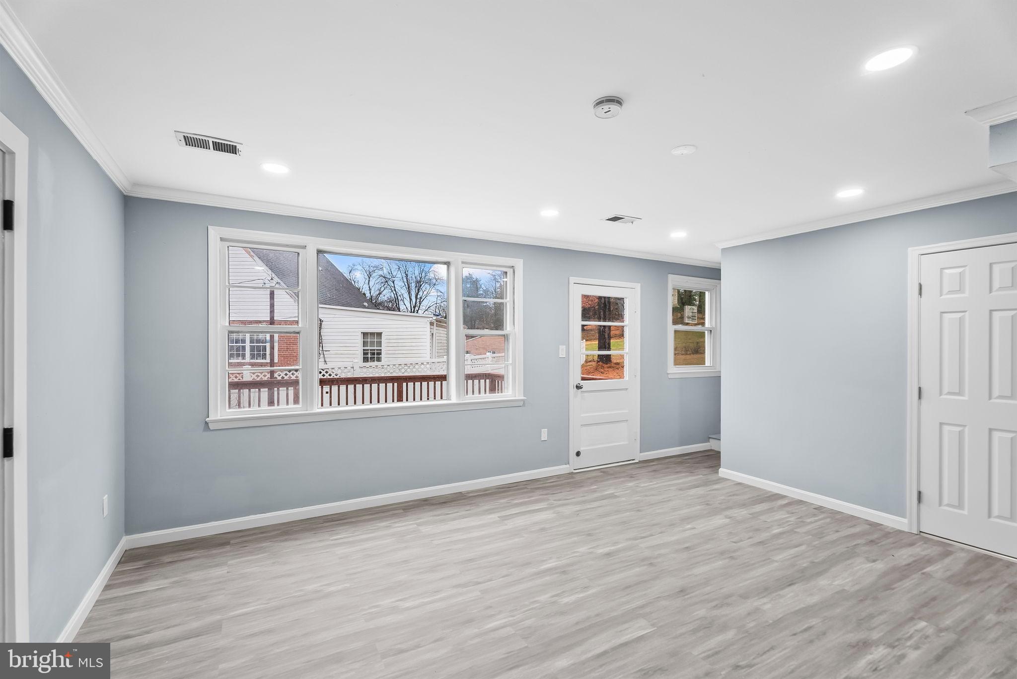 BROADVIEW - Residential