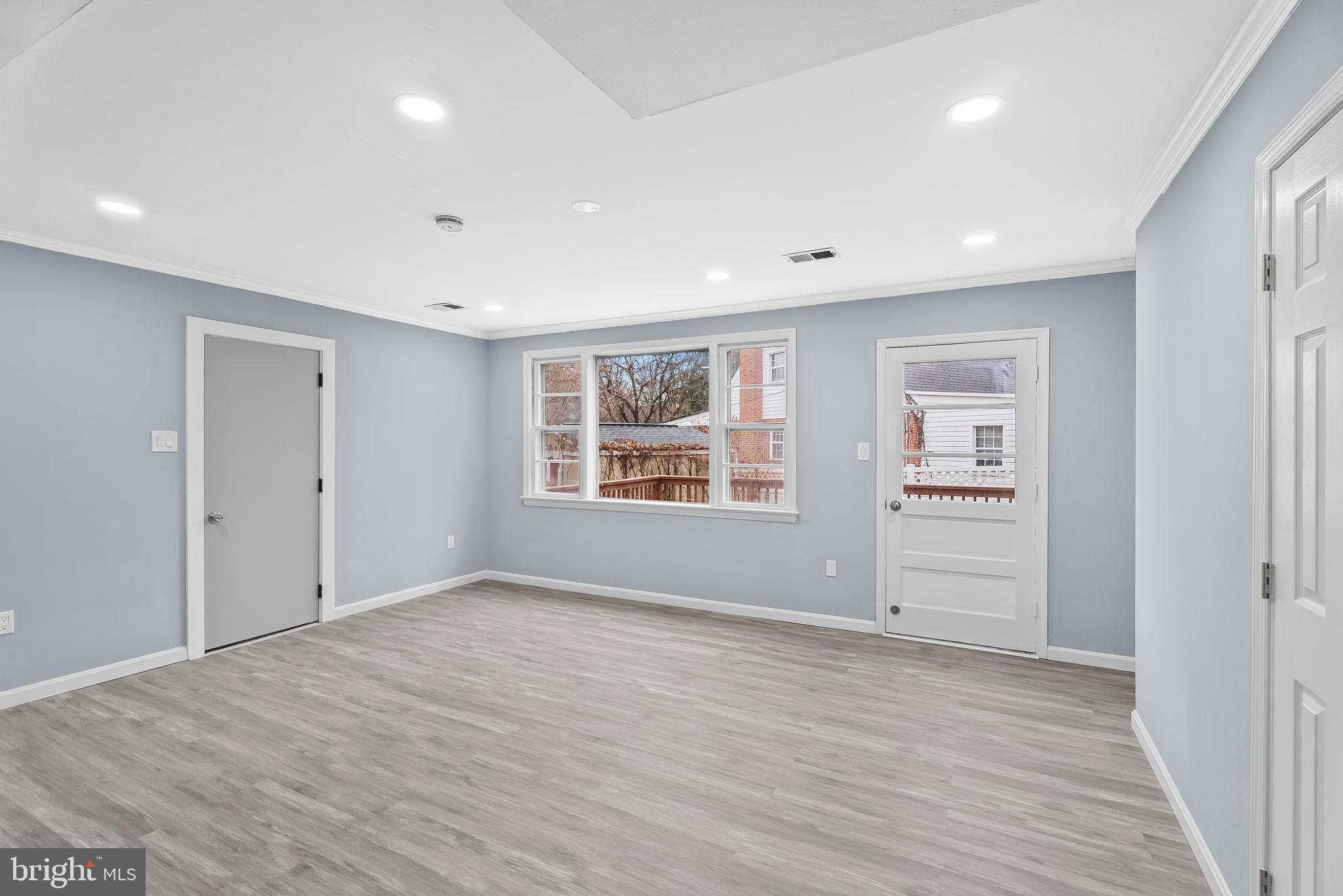 BROADVIEW - Residential