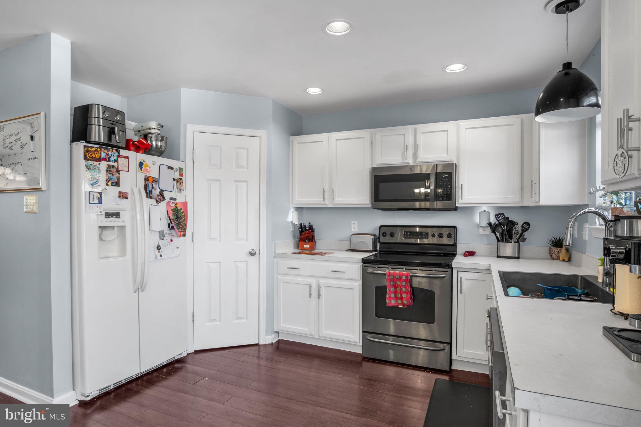 BISCAYNE WOODS - Residential