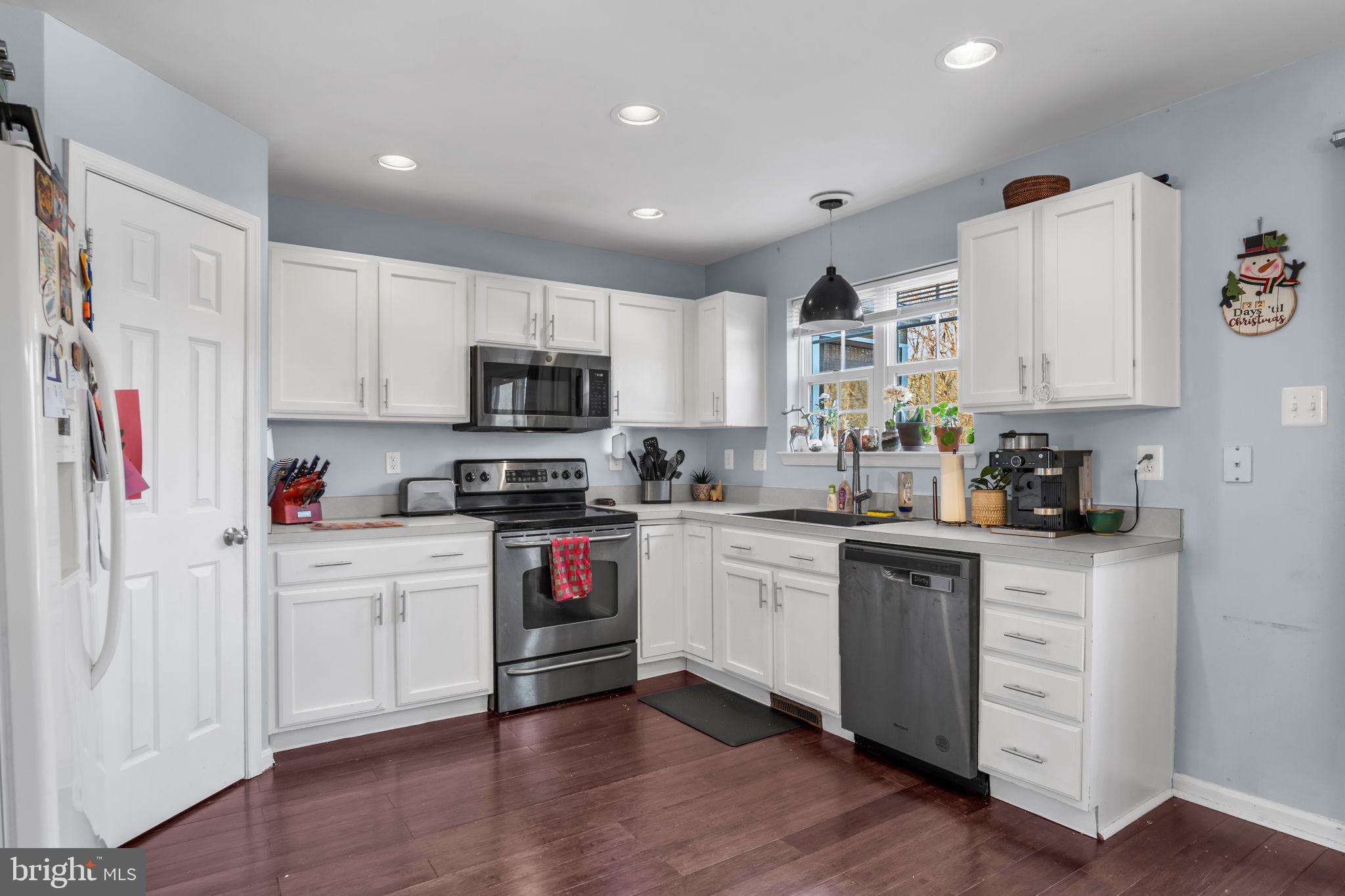 BISCAYNE WOODS - Residential