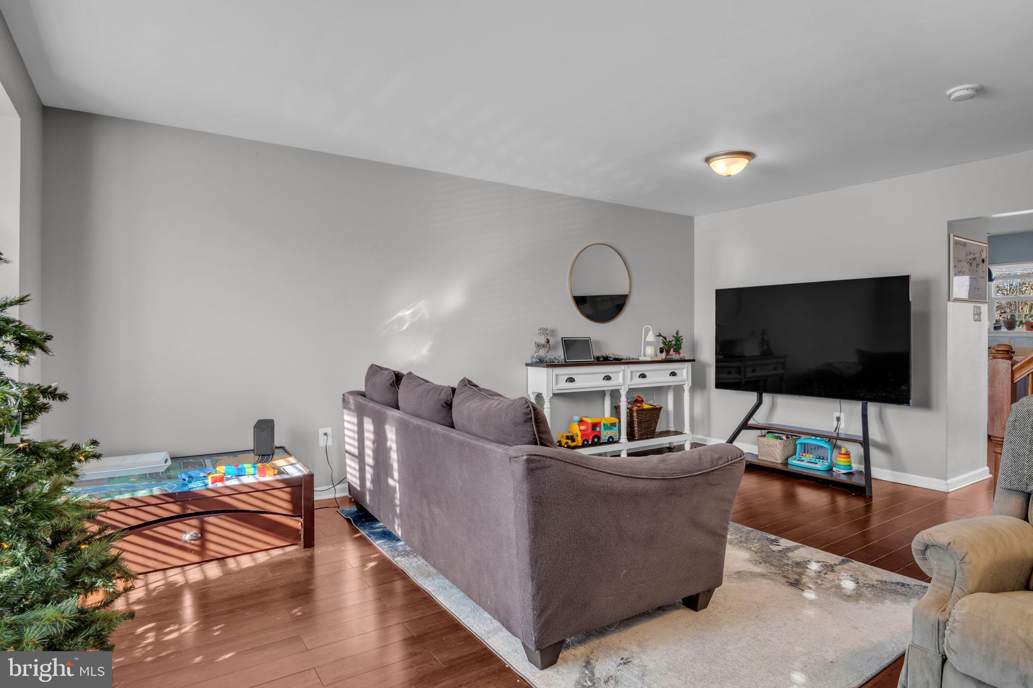 BISCAYNE WOODS - Residential