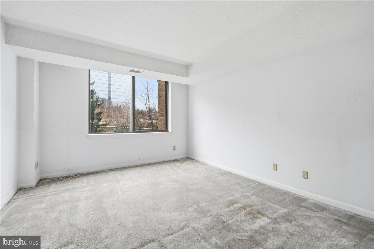 SKYLINE HOUSE - Residential