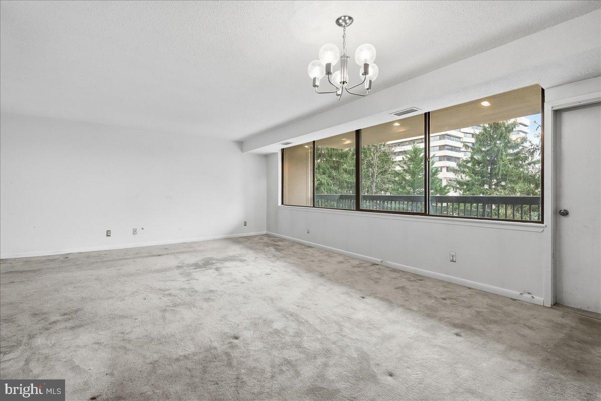 SKYLINE HOUSE - Residential