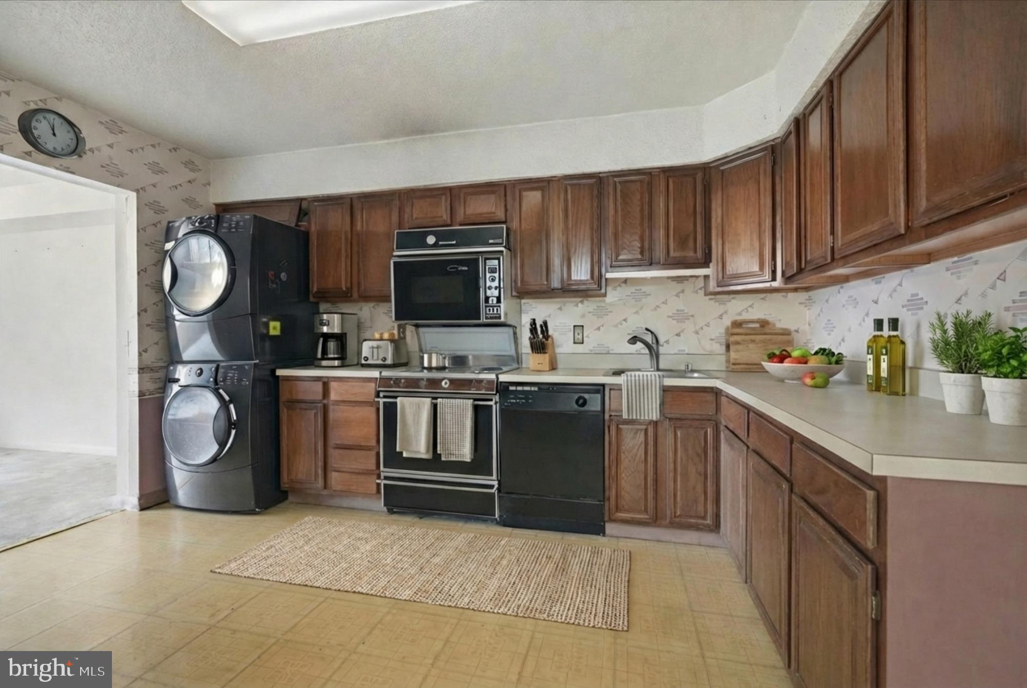 SKYLINE HOUSE - Residential