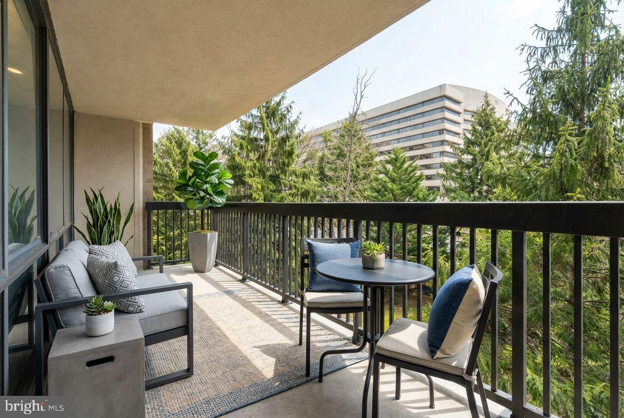 SKYLINE HOUSE - Residential