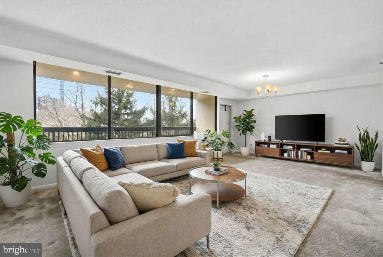 SKYLINE HOUSE - Residential