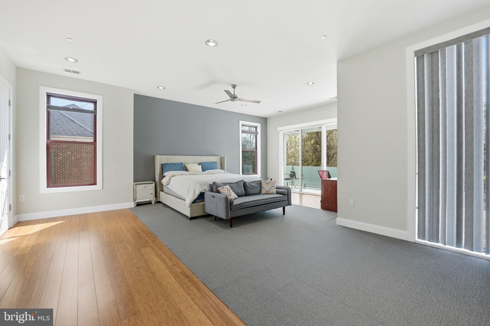 PT ROCKVILLE OUT RES 3 - Residential