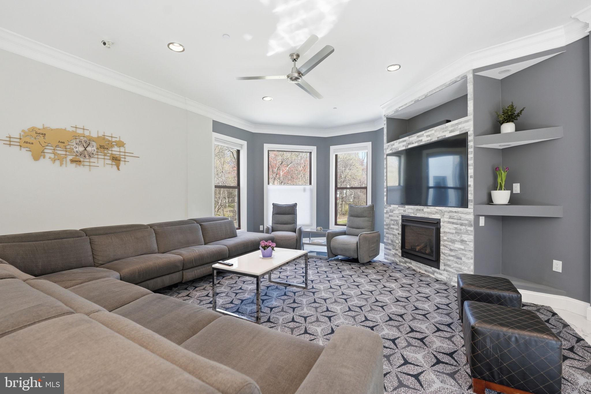 PT ROCKVILLE OUT RES 3 - Residential