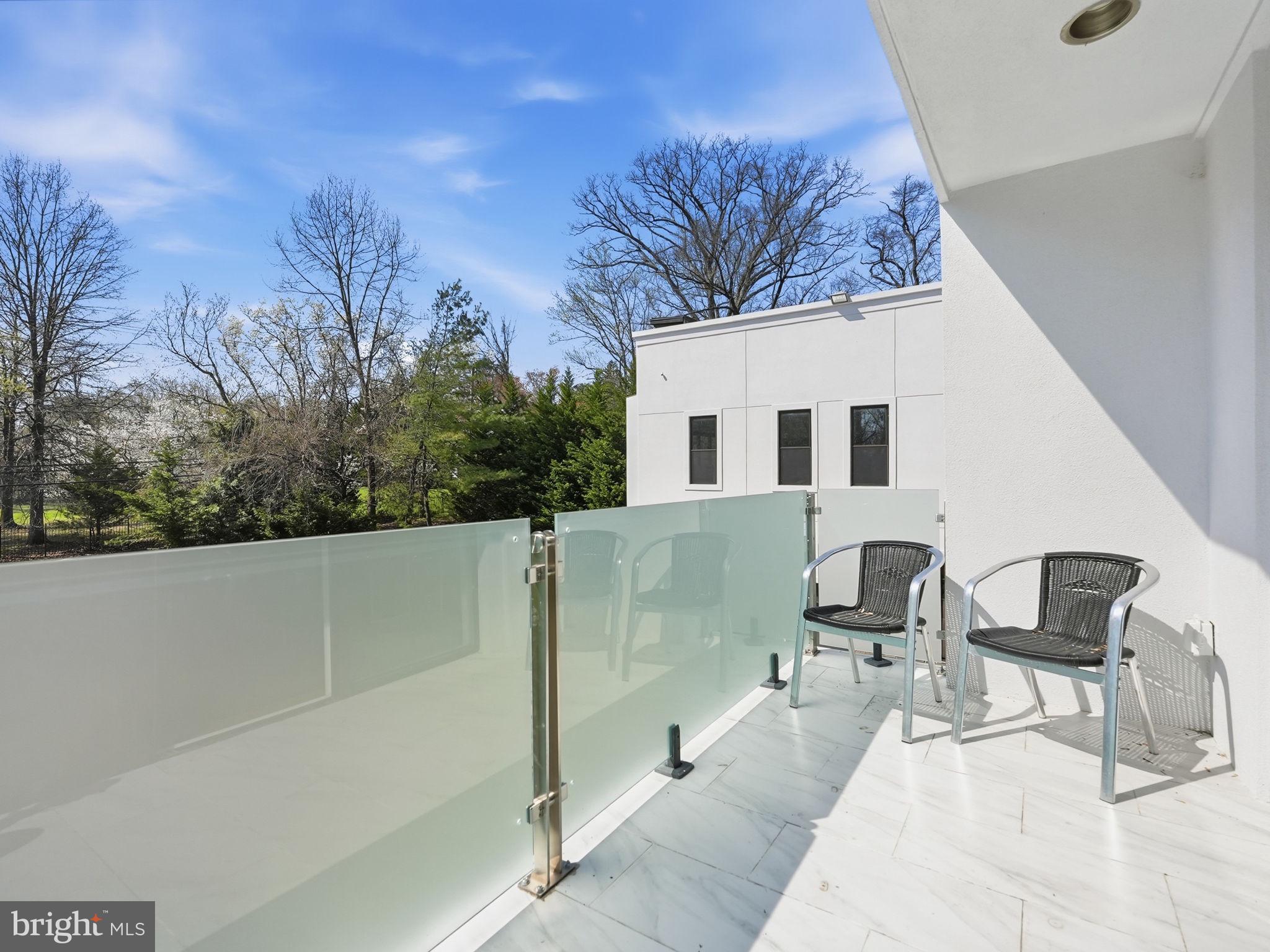 PT ROCKVILLE OUT RES 3 - Residential