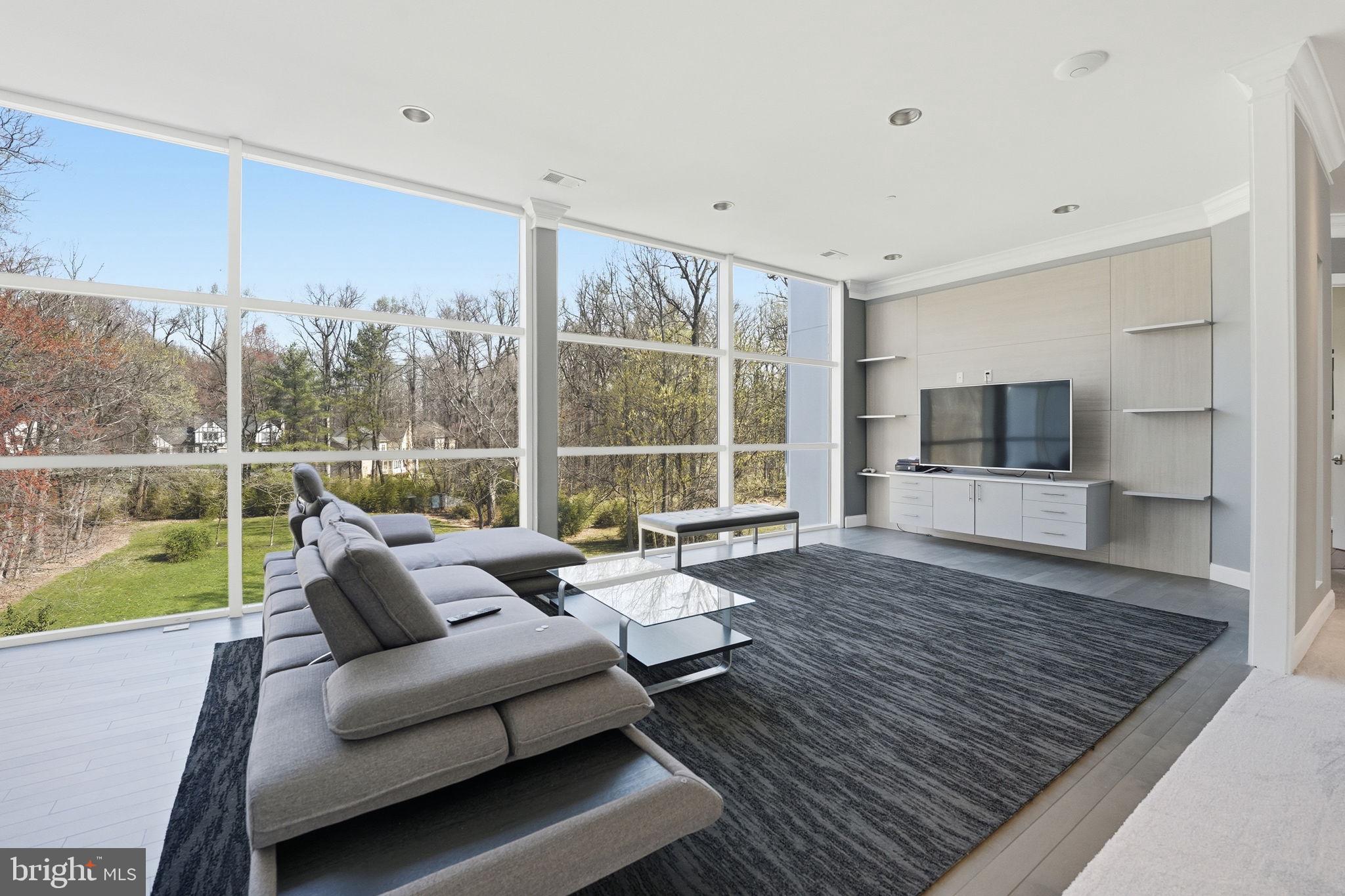 PT ROCKVILLE OUT RES 3 - Residential