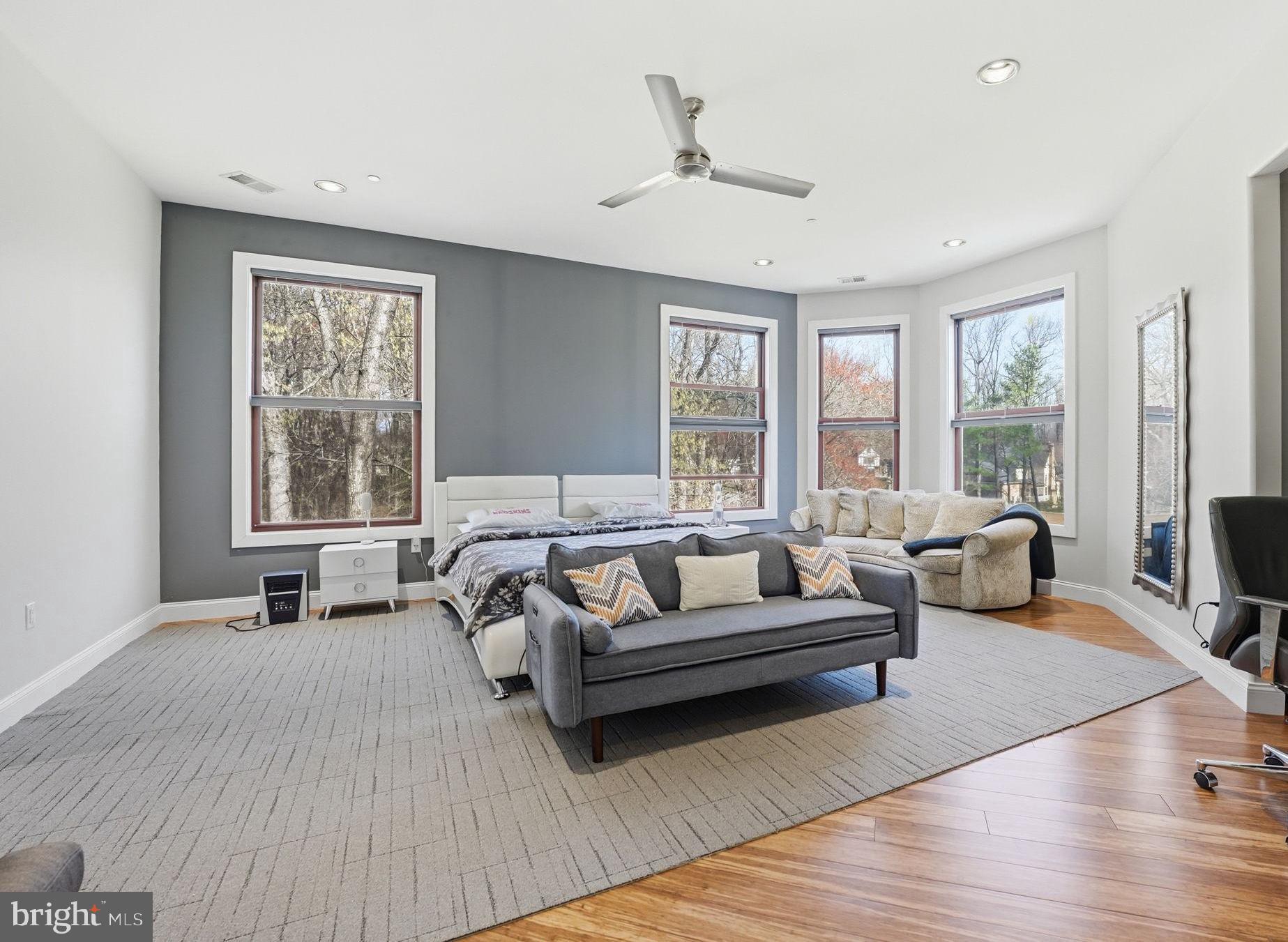 PT ROCKVILLE OUT RES 3 - Residential