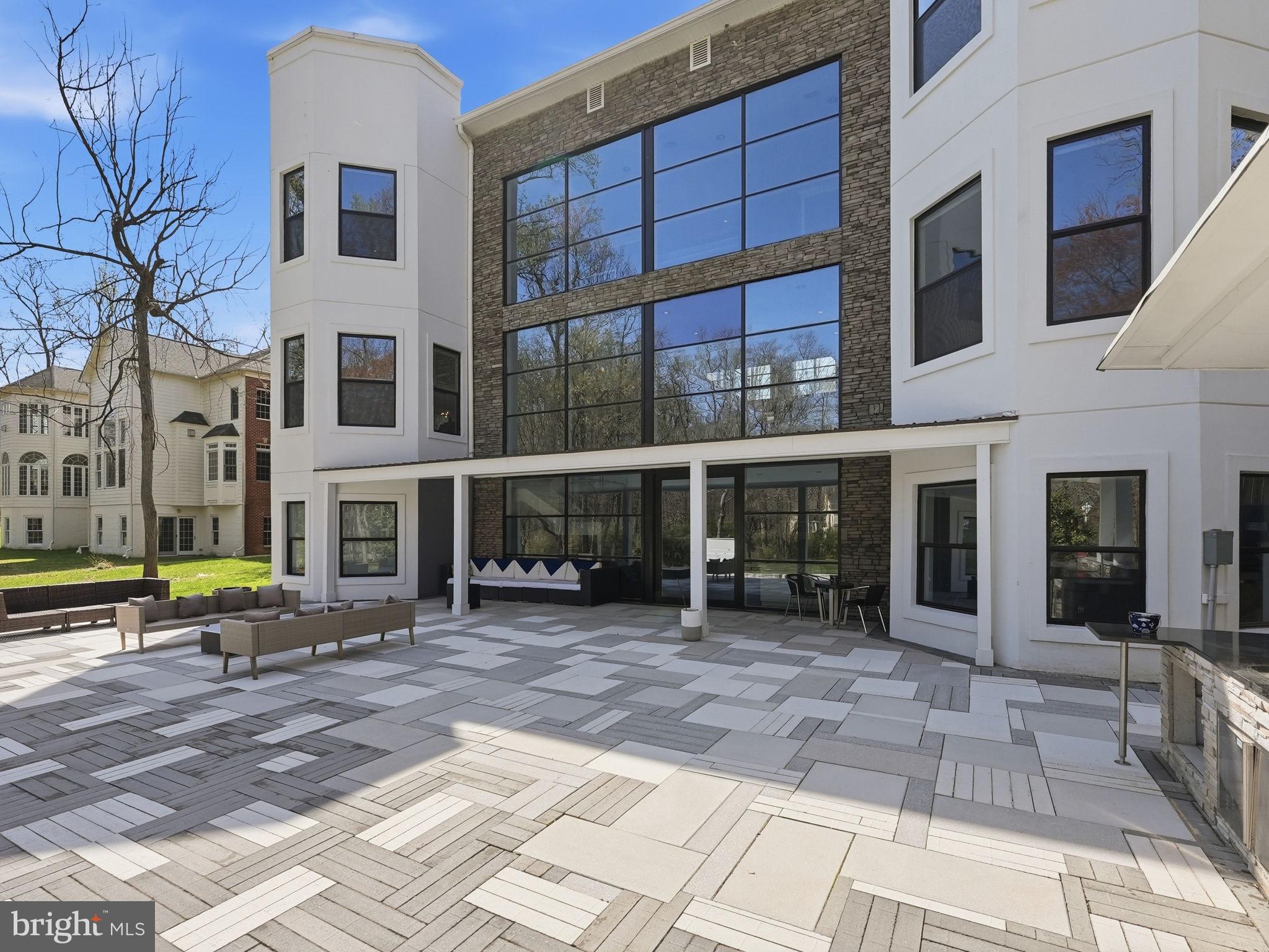 PT ROCKVILLE OUT RES 3 - Residential