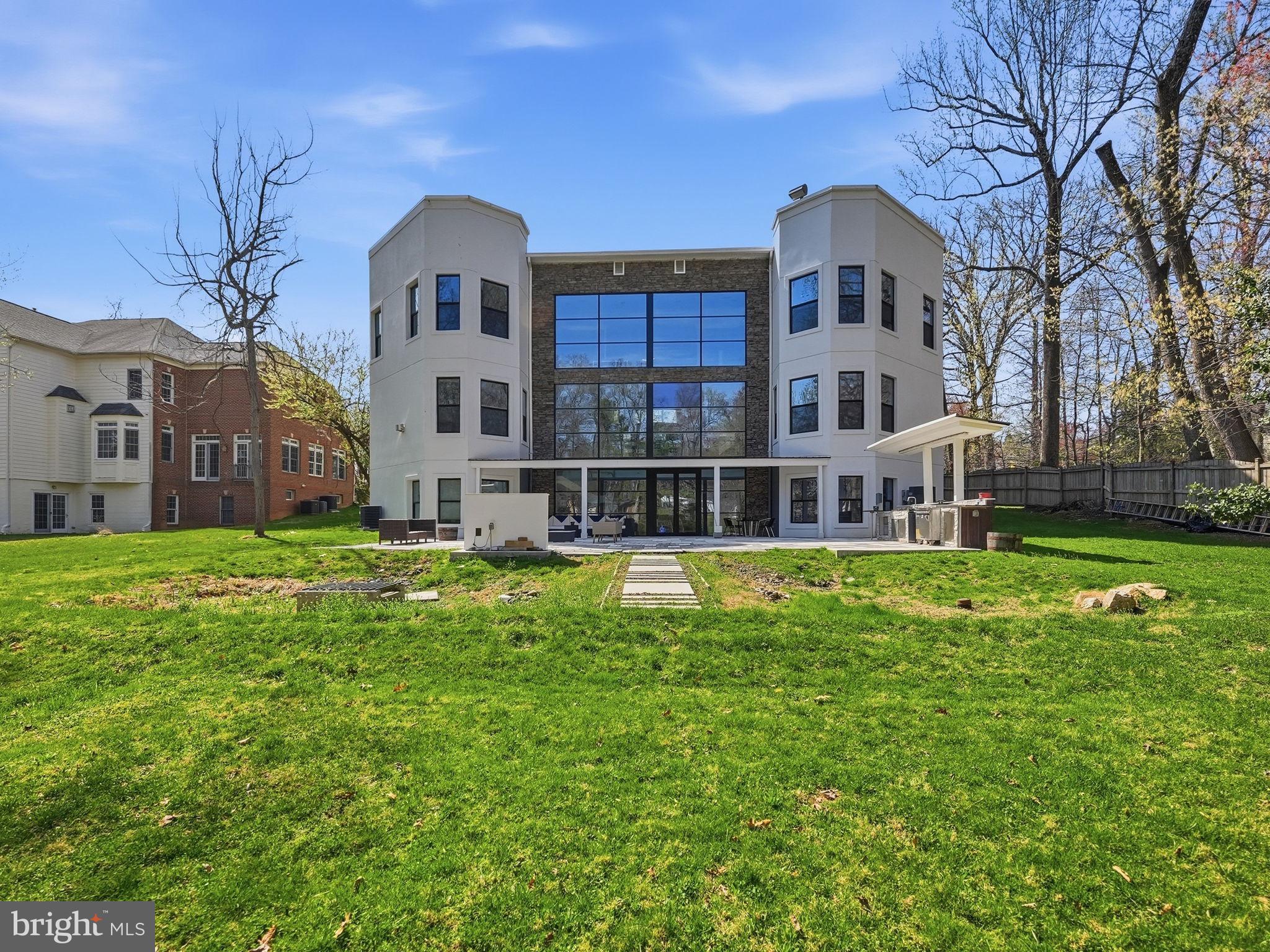 PT ROCKVILLE OUT RES 3 - Residential