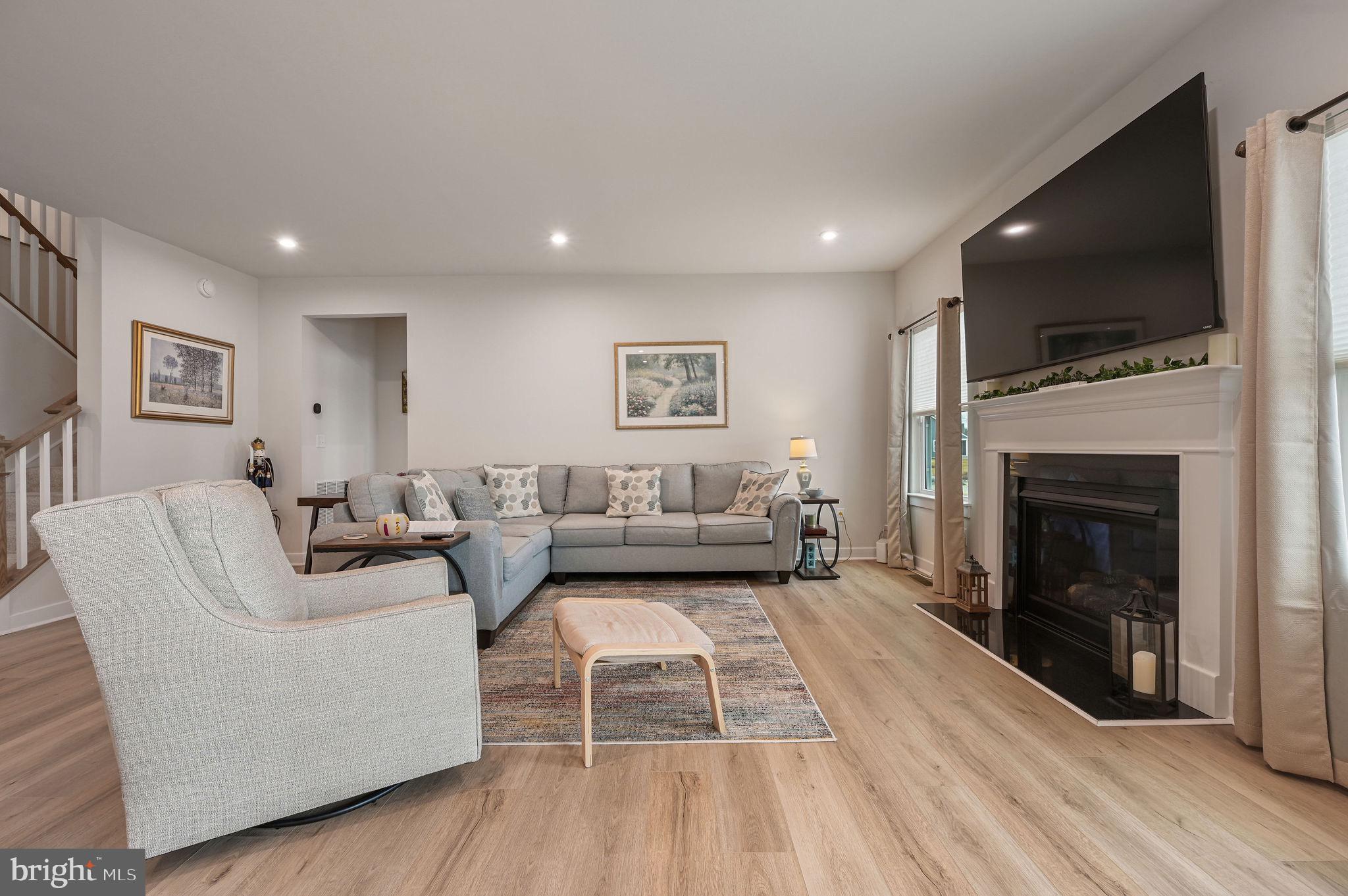 AZALEA WOODS - Residential