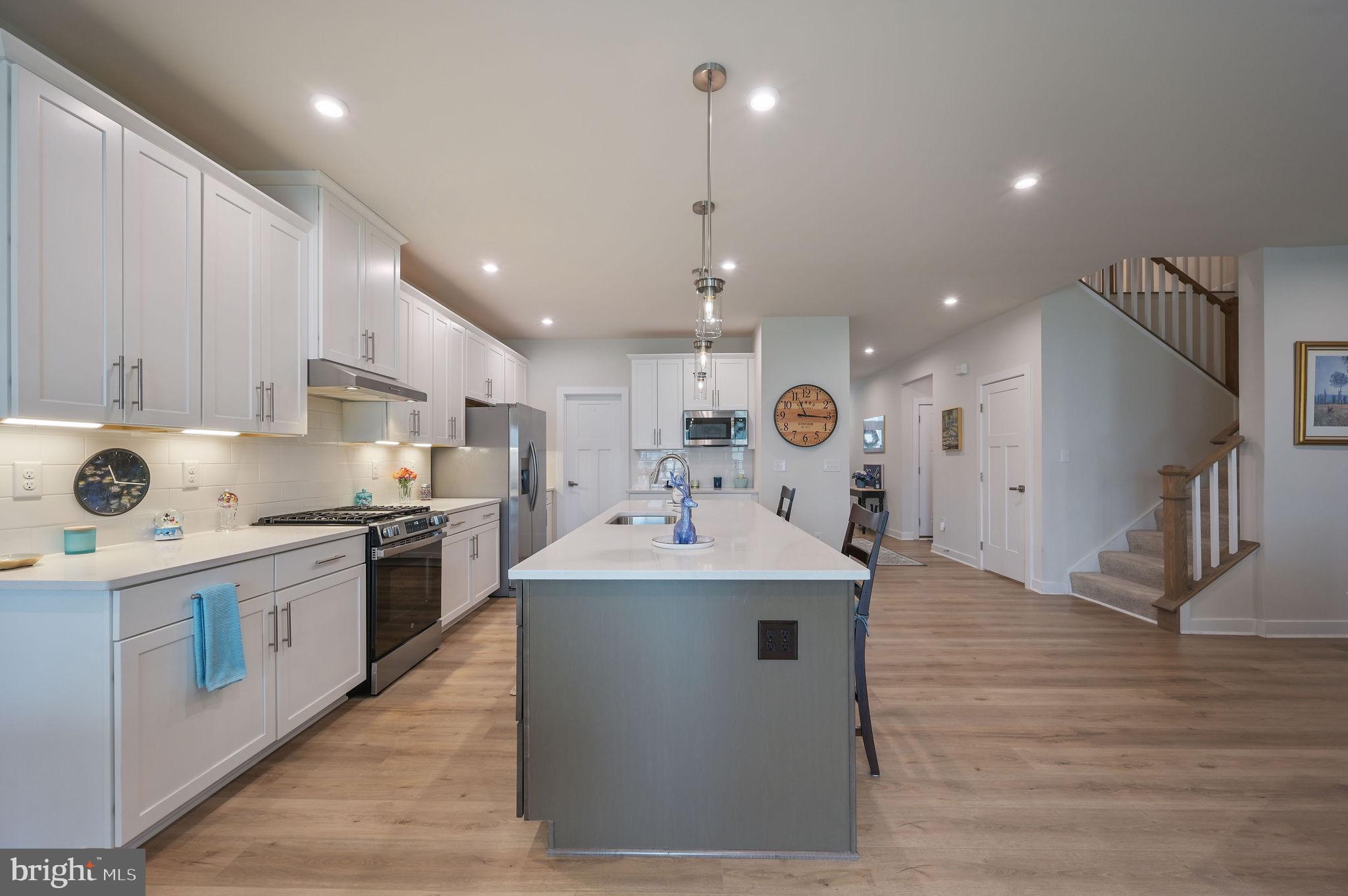 AZALEA WOODS - Residential