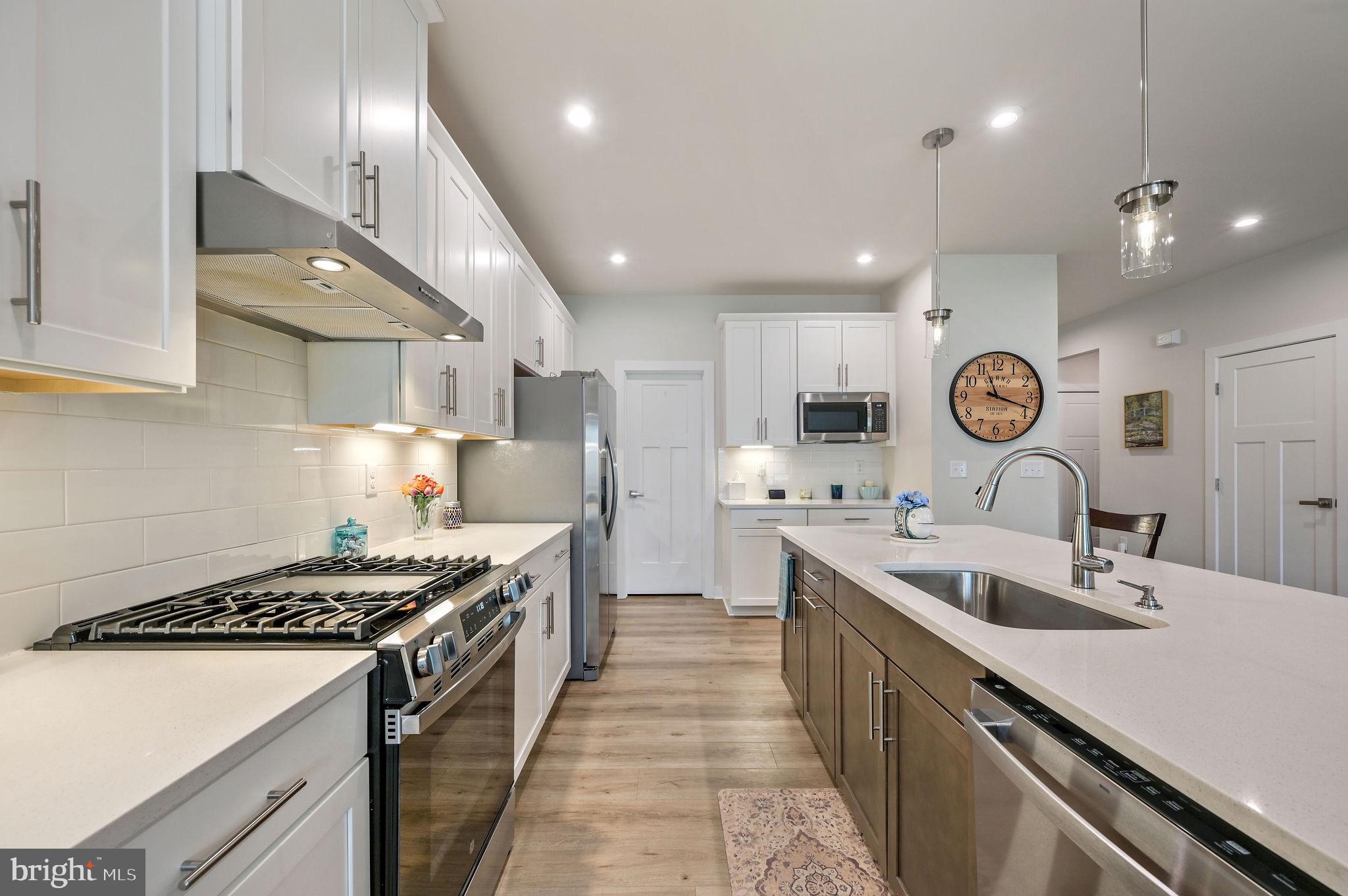 AZALEA WOODS - Residential