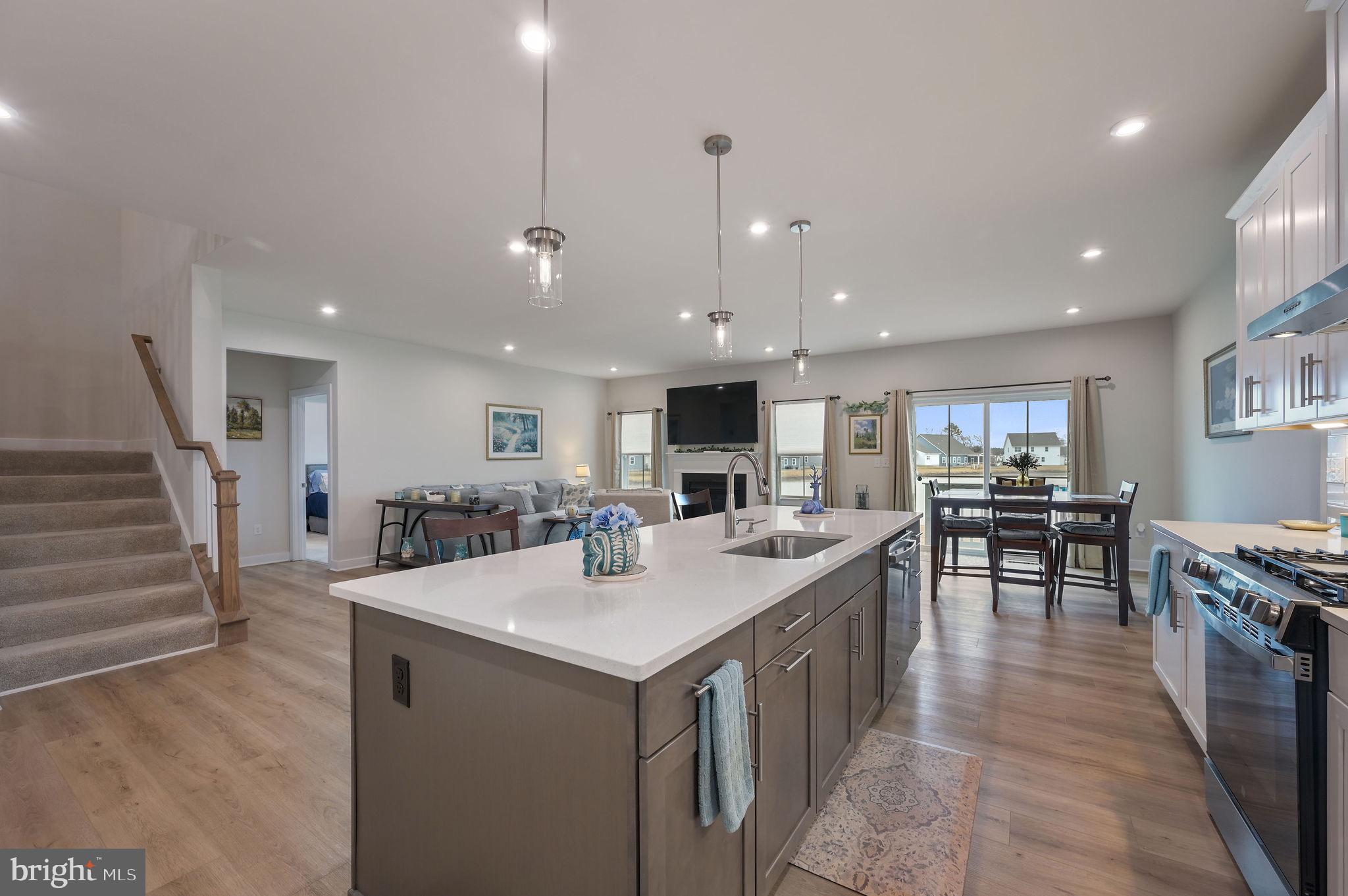 AZALEA WOODS - Residential