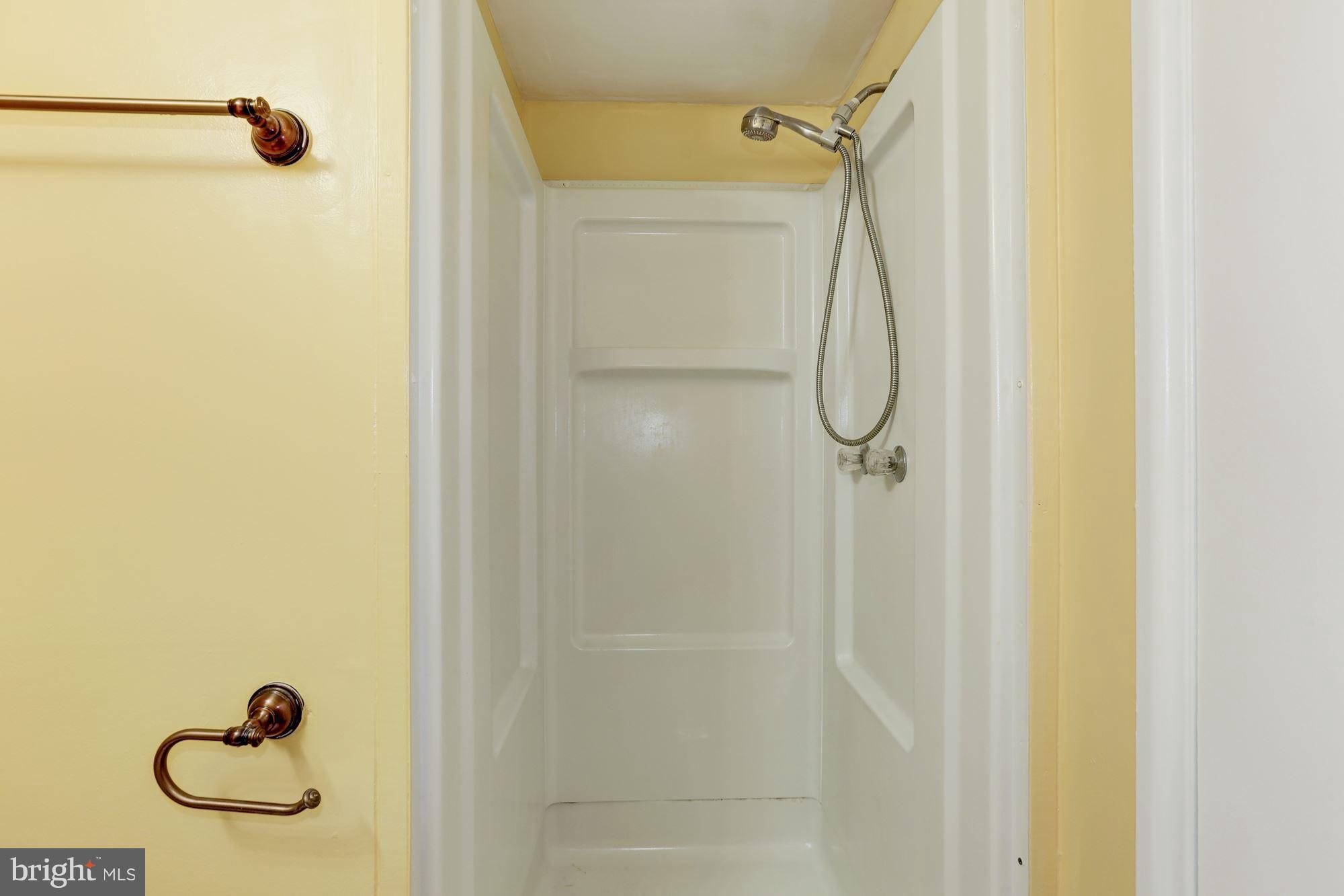 YORKTOWNE SQUARE - Residential