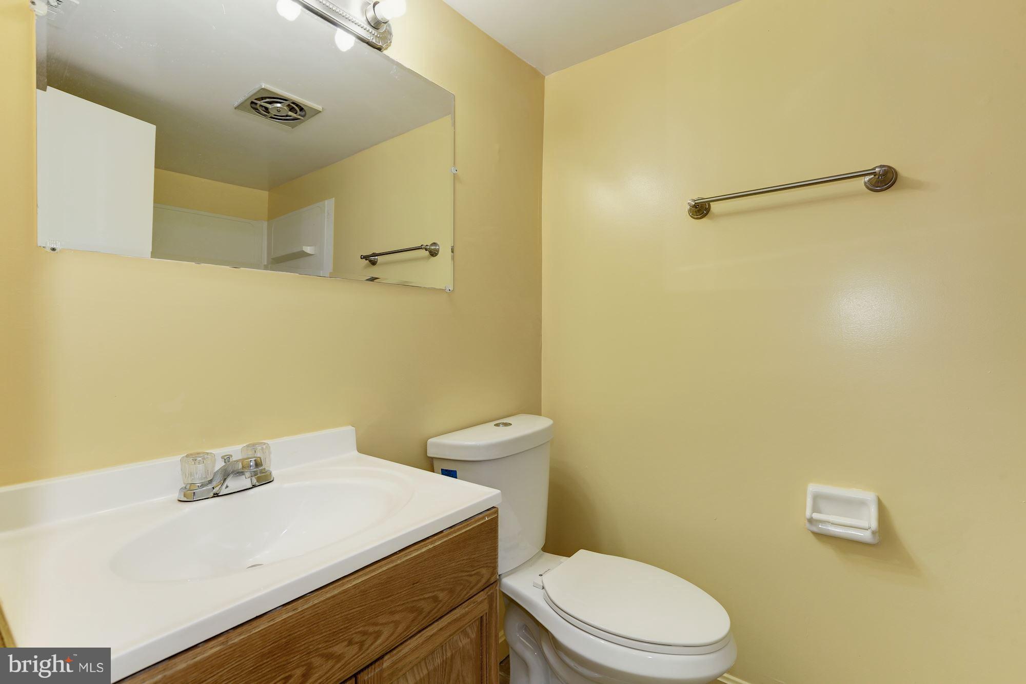 YORKTOWNE SQUARE - Residential