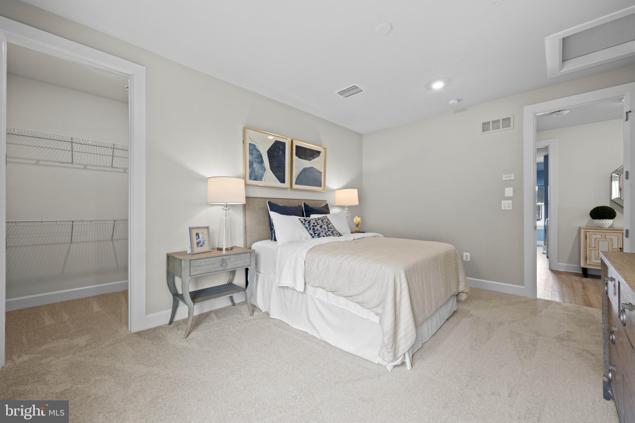 WESTMOUNT - Residential