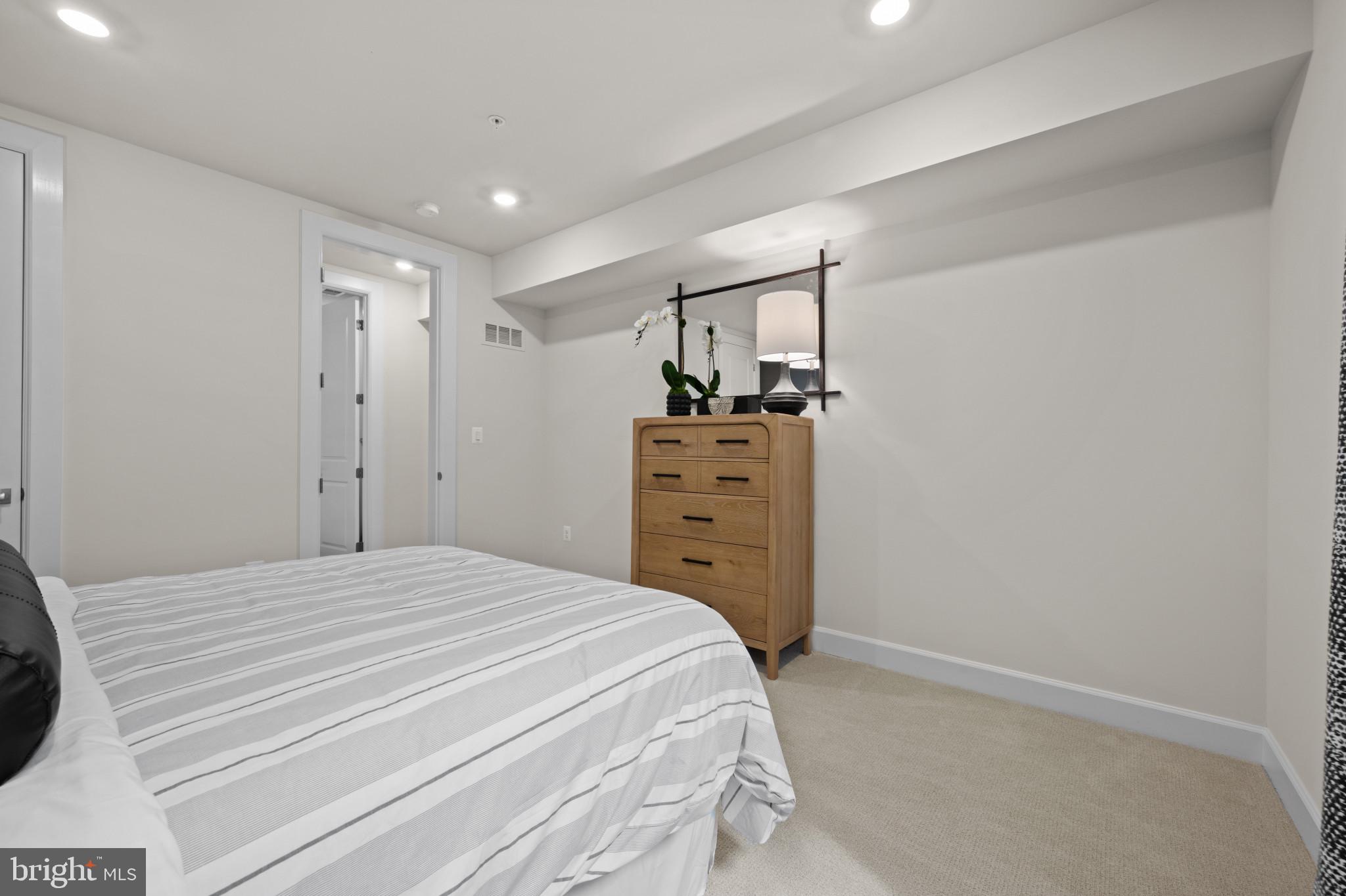 WESTMOUNT - Residential