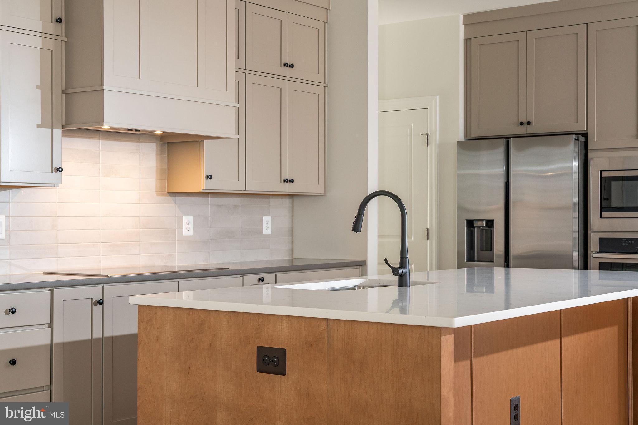 43089 GREELEY SQUARE