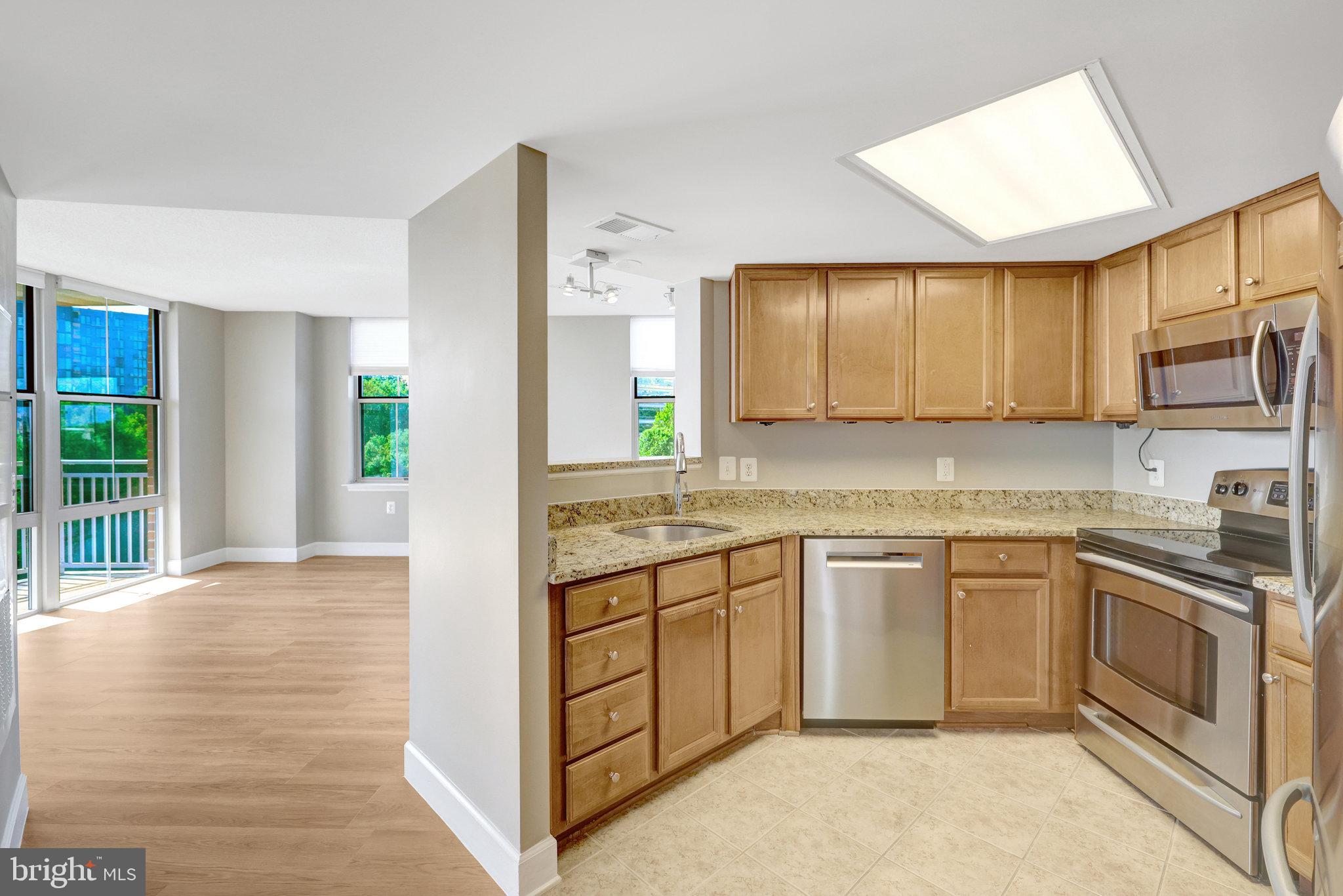 CARLTON HOUSE - Residential Lease