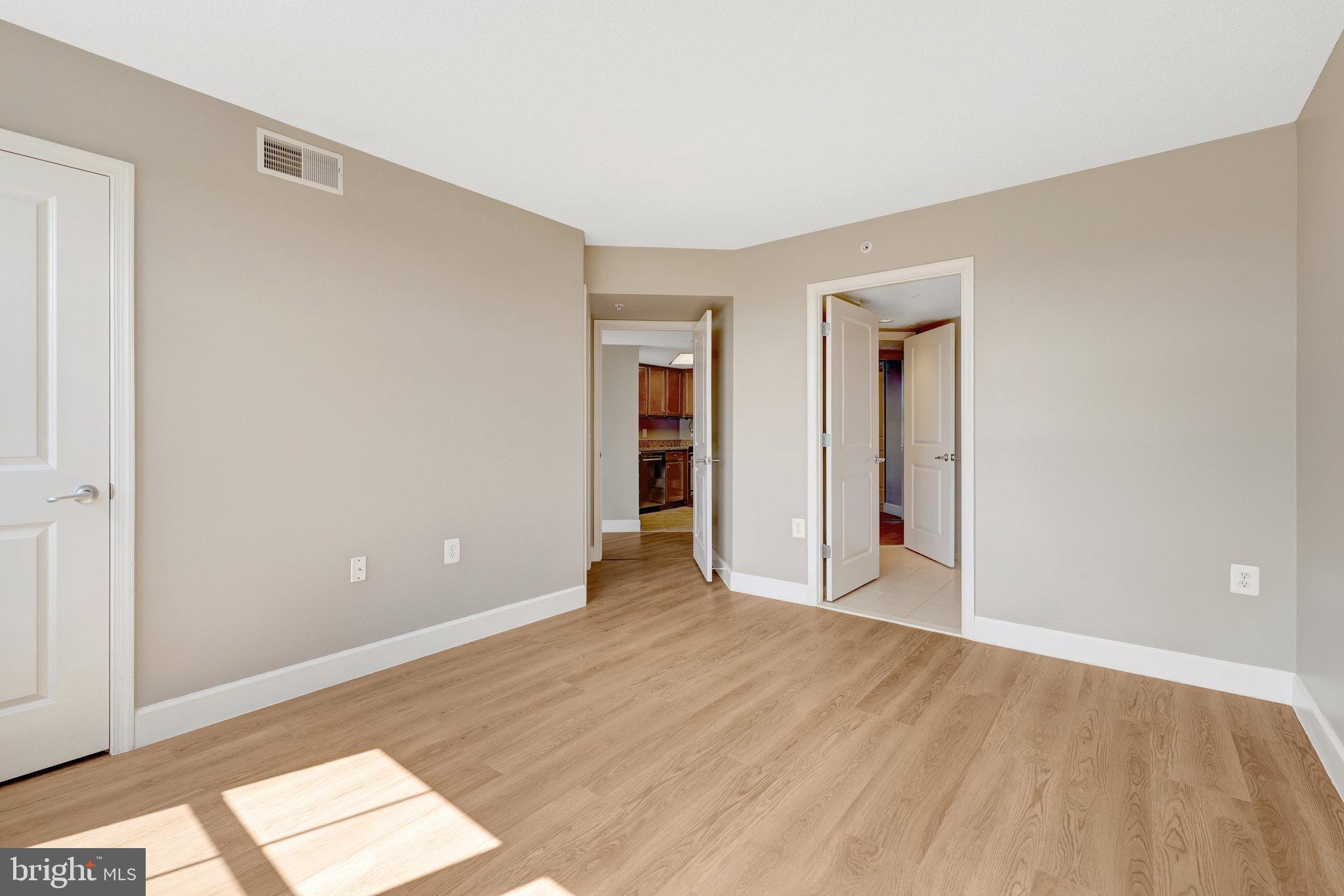 CARLTON HOUSE - Residential Lease