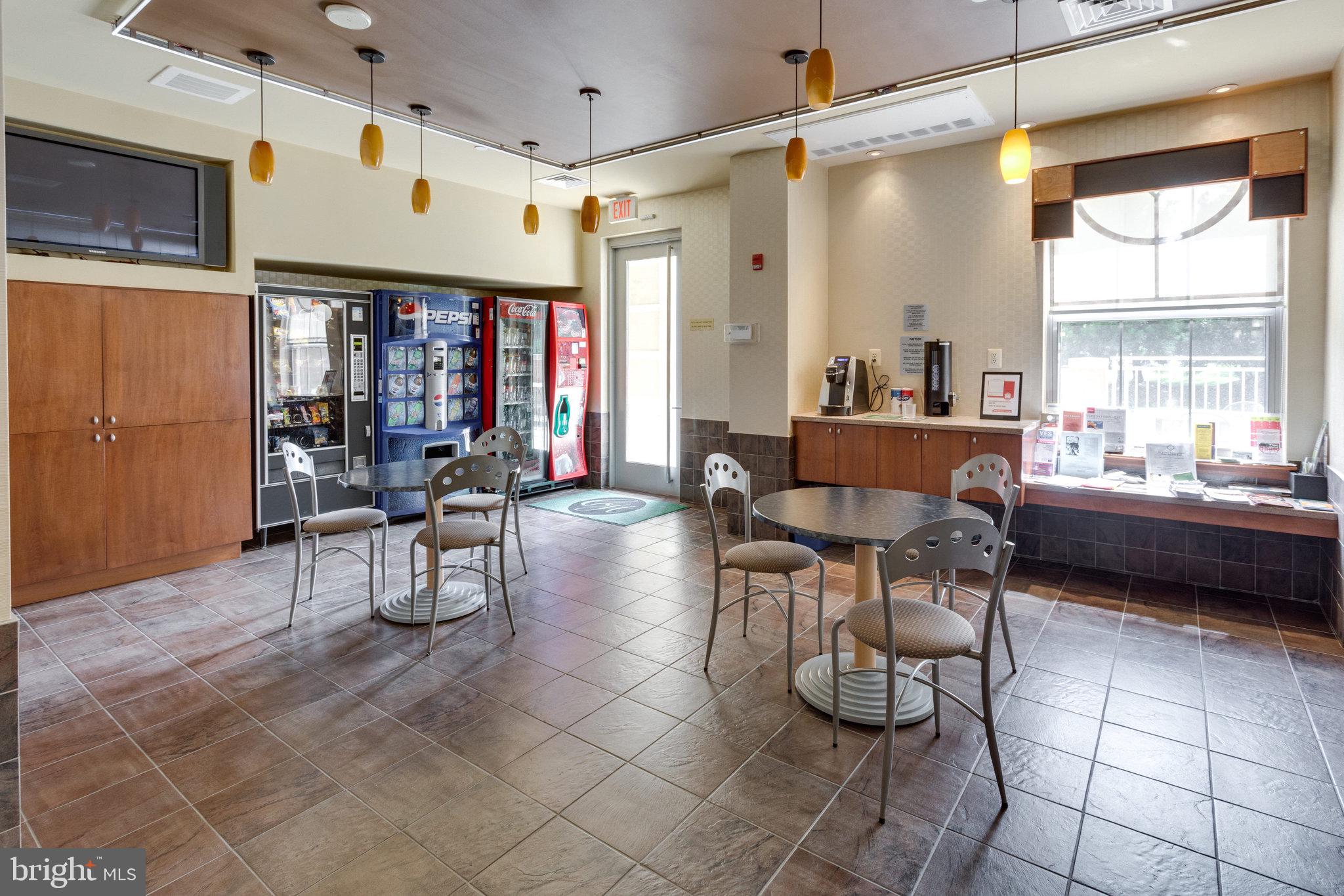 CARLTON HOUSE - Residential Lease